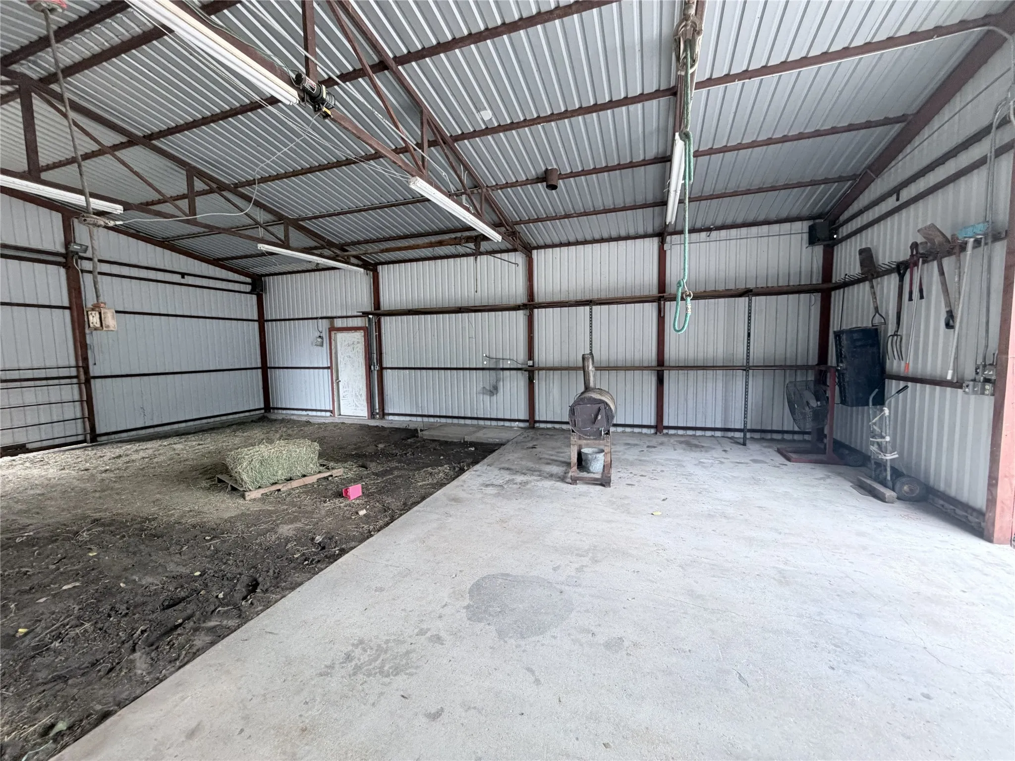 Farm For Sale in Collin County , 18830 Johnson Lane, Farmersville, Texas 75442, 3 Bedroom, 2 Bathroom, 2 Garage spaces, 1,780 Sqft, built in 1986, mls#21399293, Real Estate Agent in Farmersville, Homes For Sale in Collin county, Homes For Sale in Farmersville, Realtor in Farmersville Texas, Real Estate Brokerage Independent Realty Texas, Luminita Cordes Realtor