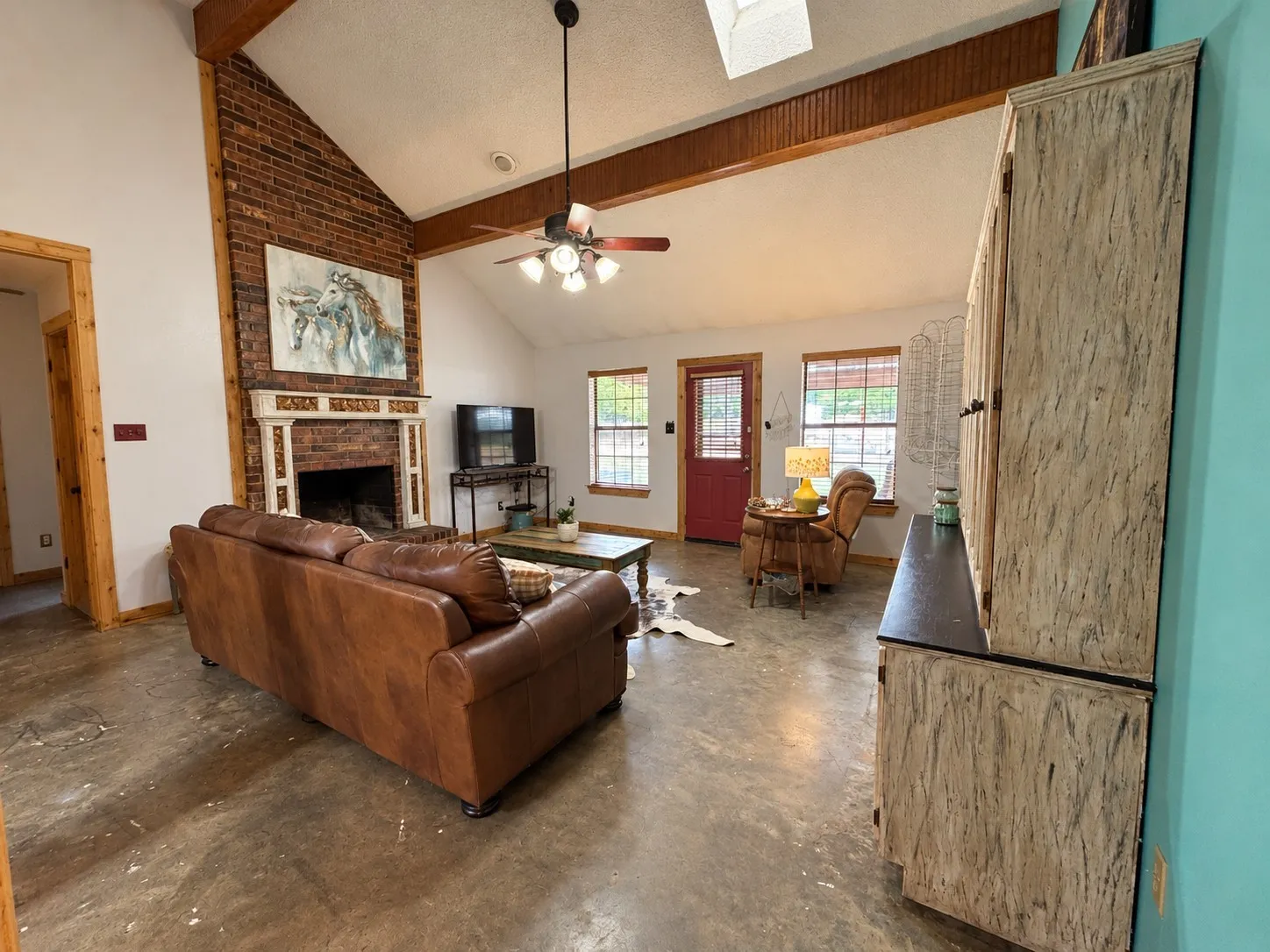 Farm For Sale in Collin County , 18830 Johnson Lane, Farmersville, Texas 75442, 3 Bedroom, 2 Bathroom, 2 Garage spaces, 1,780 Sqft, built in 1986, mls#21399293, Real Estate Agent in Farmersville, Homes For Sale in Collin county, Homes For Sale in Farmersville, Realtor in Farmersville Texas, Real Estate Brokerage Independent Realty Texas, Luminita Cordes Realtor