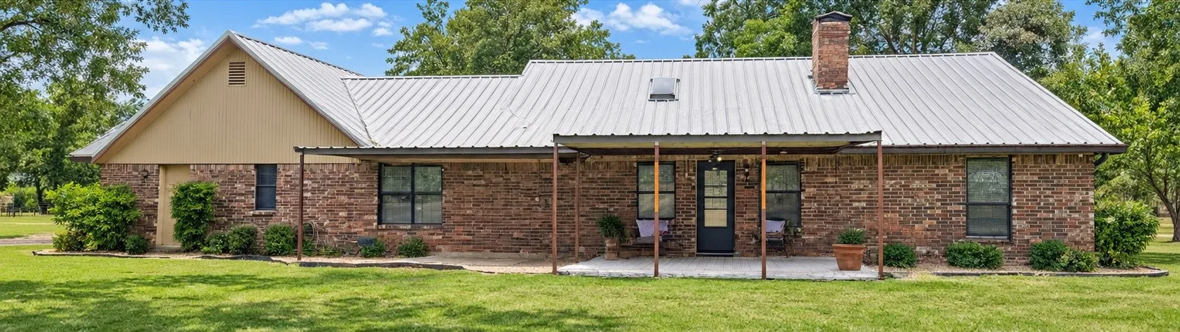 Farm For Sale in Collin County , 18830 Johnson Lane, Farmersville, Texas 75442, 3 Bedroom, 2 Bathroom, 2 Garage spaces, 1,780 Sqft, built in 1986, mls#21399293, Real Estate Agent in Farmersville, Homes For Sale in Collin county, Homes For Sale in Farmersville, Realtor in Farmersville Texas, Real Estate Brokerage Independent Realty Texas, Luminita Cordes Realtor
