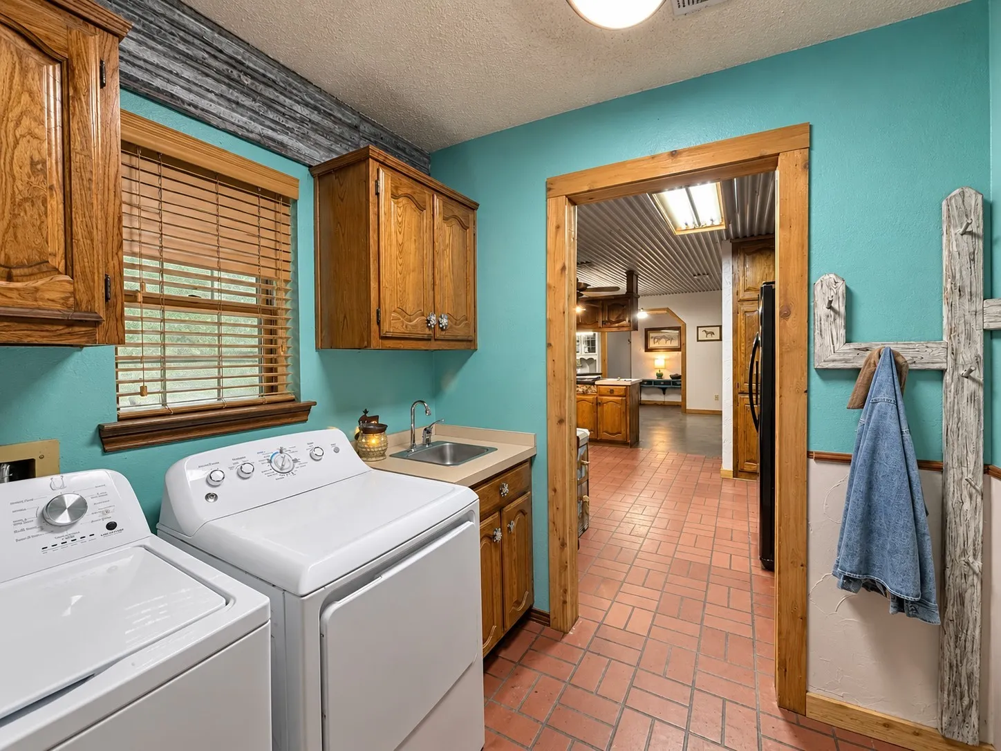Farm For Sale in Collin County , 18830 Johnson Lane, Farmersville, Texas 75442, 3 Bedroom, 2 Bathroom, 2 Garage spaces, 1,780 Sqft, built in 1986, mls#21399293, Real Estate Agent in Farmersville, Homes For Sale in Collin county, Homes For Sale in Farmersville, Realtor in Farmersville Texas, Real Estate Brokerage Independent Realty Texas, Luminita Cordes Realtor