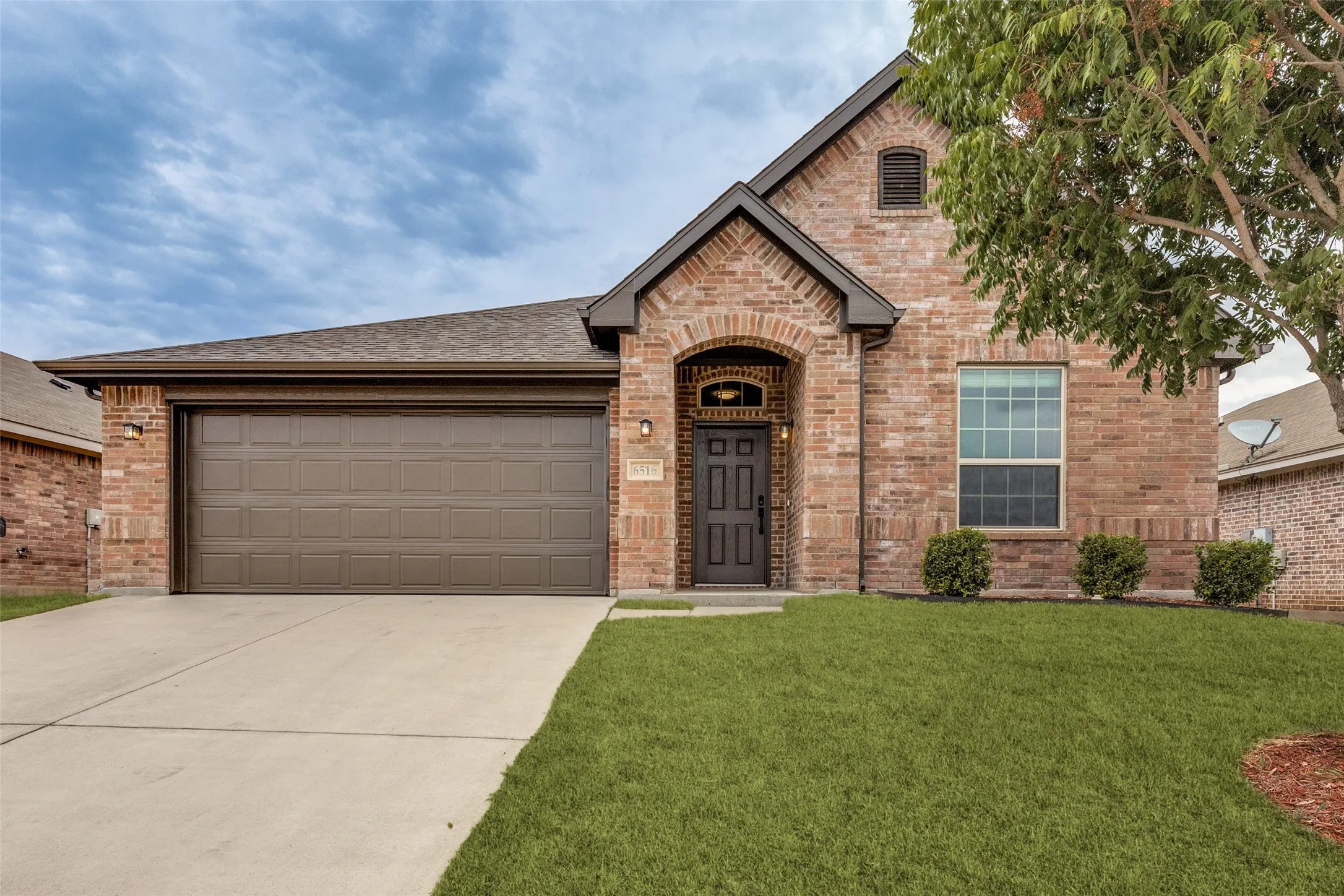 Single Family Residence For Sale in Tarrant County , 6516 Chalk River Drive, Fort Worth, Texas 76179, 4 Bedroom, 2 Bathroom, 2 Garage spaces, 1,884 Sqft, built in 2013, mls#21400719, Real Estate Agent in Fort Worth, Homes For Sale in Tarrant county, Homes For Sale in Fort Worth, Realtor in Fort Worth Texas, Real Estate Brokerage Independent Realty Texas, Luminita Cordes Realtor