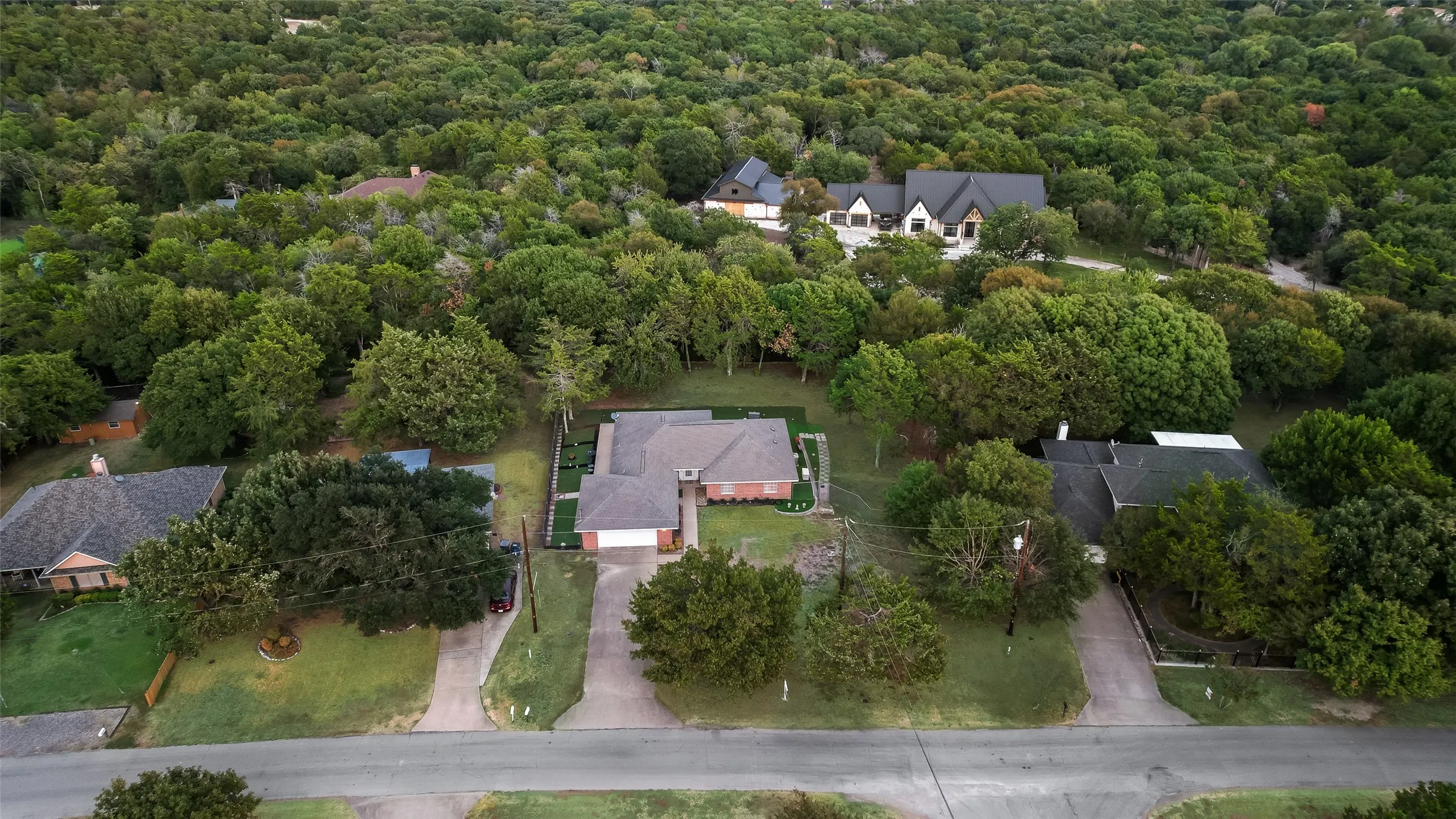 Single Family Residence For Sale in Dallas County , 5120 Cliff Haven Drive, Dallas, Texas 75236, 3 Bedroom, 2 Bathroom, 2 Garage spaces, 1,796 Sqft, built in 1990, mls#21398140, Real Estate Agent in Dallas, Homes For Sale in Dallas county, Homes For Sale in Dallas, Realtor in Dallas Texas, Real Estate Brokerage Independent Realty Texas, Luminita Cordes Realtor