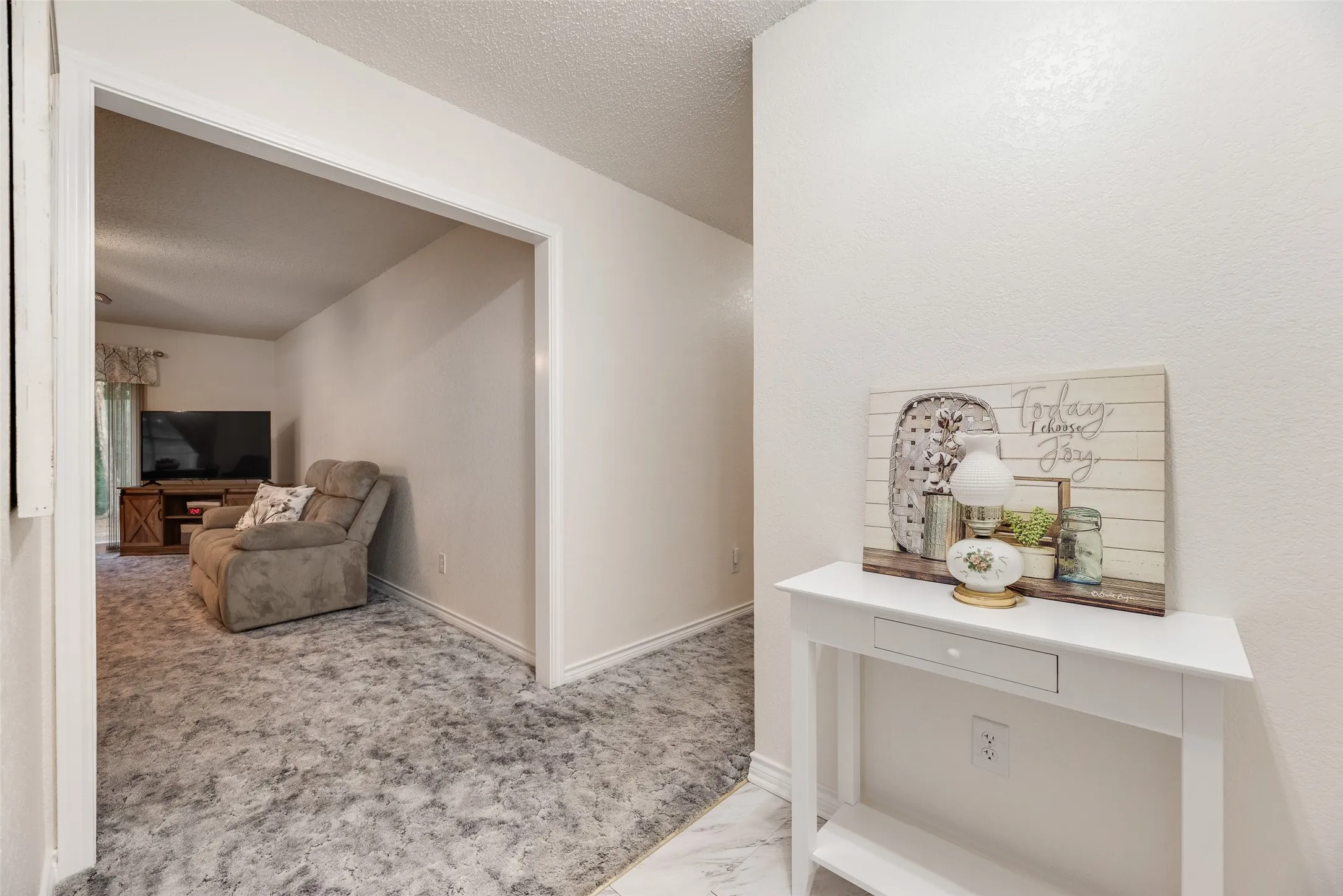 Single Family Residence For Sale in Dallas County , 5120 Cliff Haven Drive, Dallas, Texas 75236, 3 Bedroom, 2 Bathroom, 2 Garage spaces, 1,796 Sqft, built in 1990, mls#21398140, Real Estate Agent in Dallas, Homes For Sale in Dallas county, Homes For Sale in Dallas, Realtor in Dallas Texas, Real Estate Brokerage Independent Realty Texas, Luminita Cordes Realtor
