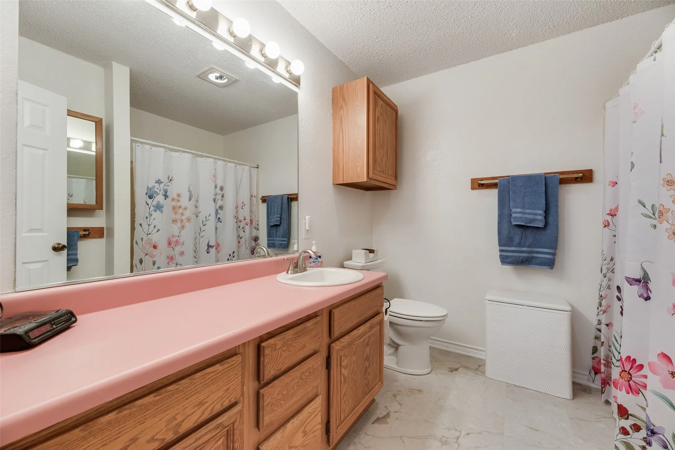 Single Family Residence For Sale in Dallas County , 5120 Cliff Haven Drive, Dallas, Texas 75236, 3 Bedroom, 2 Bathroom, 2 Garage spaces, 1,796 Sqft, built in 1990, mls#21398140, Real Estate Agent in Dallas, Homes For Sale in Dallas county, Homes For Sale in Dallas, Realtor in Dallas Texas, Real Estate Brokerage Independent Realty Texas, Luminita Cordes Realtor