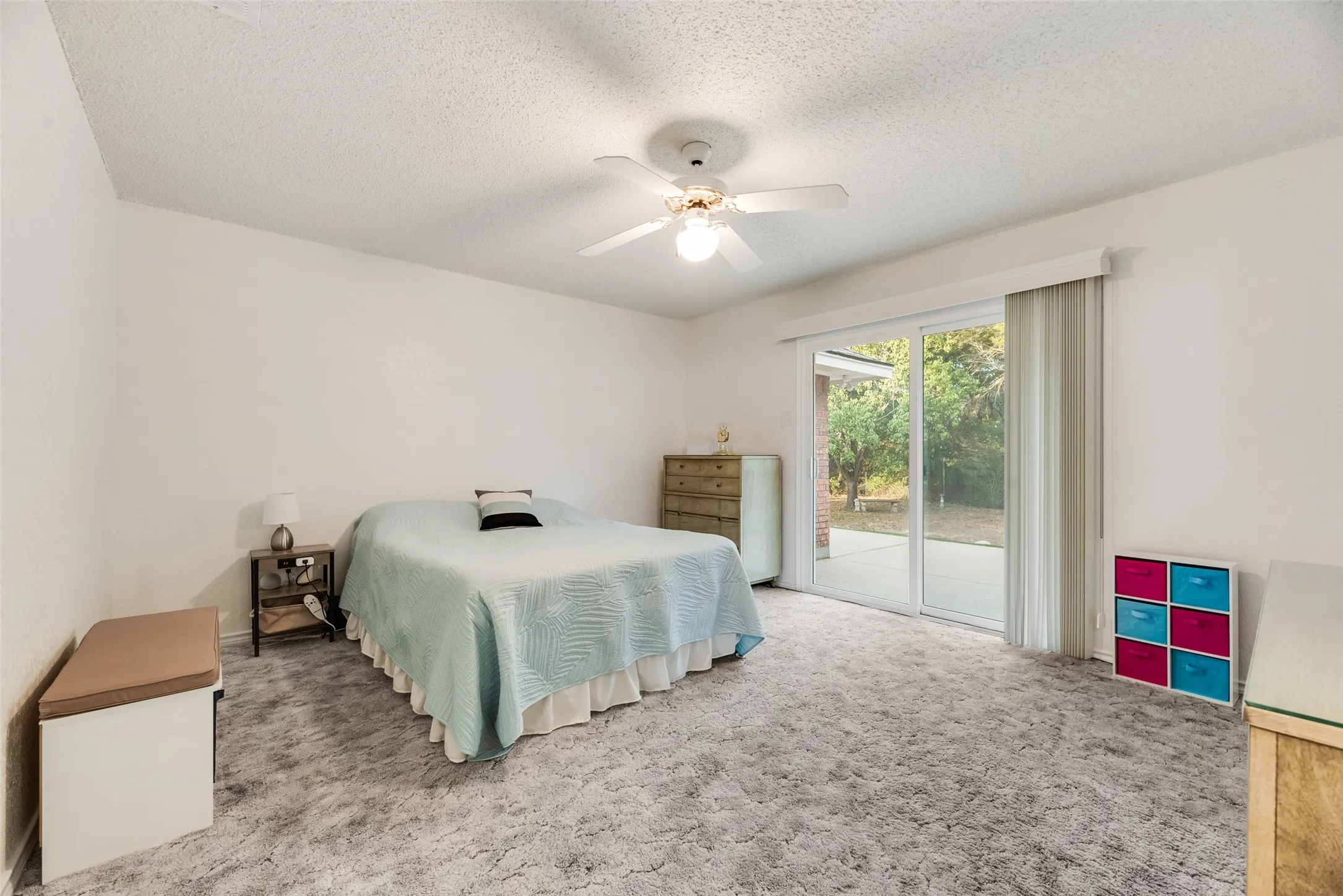 Single Family Residence For Sale in Dallas County , 5120 Cliff Haven Drive, Dallas, Texas 75236, 3 Bedroom, 2 Bathroom, 2 Garage spaces, 1,796 Sqft, built in 1990, mls#21398140, Real Estate Agent in Dallas, Homes For Sale in Dallas county, Homes For Sale in Dallas, Realtor in Dallas Texas, Real Estate Brokerage Independent Realty Texas, Luminita Cordes Realtor