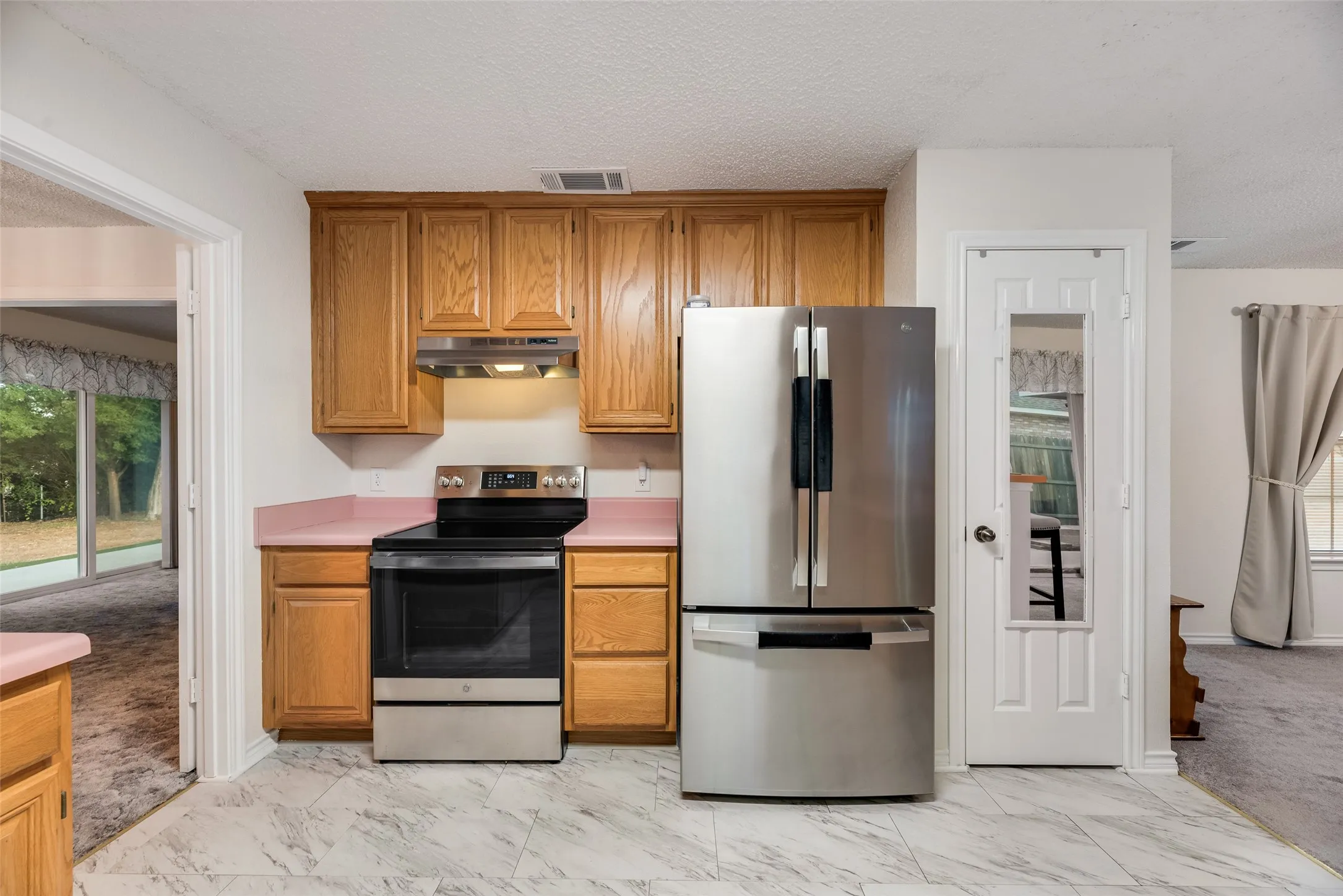 Single Family Residence For Sale in Dallas County , 5120 Cliff Haven Drive, Dallas, Texas 75236, 3 Bedroom, 2 Bathroom, 2 Garage spaces, 1,796 Sqft, built in 1990, mls#21398140, Real Estate Agent in Dallas, Homes For Sale in Dallas county, Homes For Sale in Dallas, Realtor in Dallas Texas, Real Estate Brokerage Independent Realty Texas, Luminita Cordes Realtor