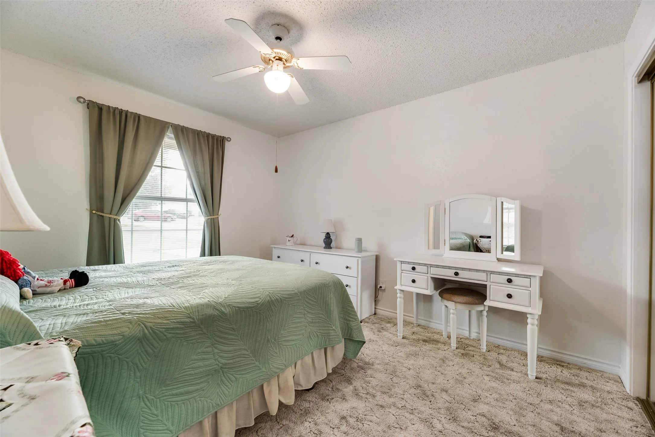 Single Family Residence For Sale in Dallas County , 5120 Cliff Haven Drive, Dallas, Texas 75236, 3 Bedroom, 2 Bathroom, 2 Garage spaces, 1,796 Sqft, built in 1990, mls#21398140, Real Estate Agent in Dallas, Homes For Sale in Dallas county, Homes For Sale in Dallas, Realtor in Dallas Texas, Real Estate Brokerage Independent Realty Texas, Luminita Cordes Realtor