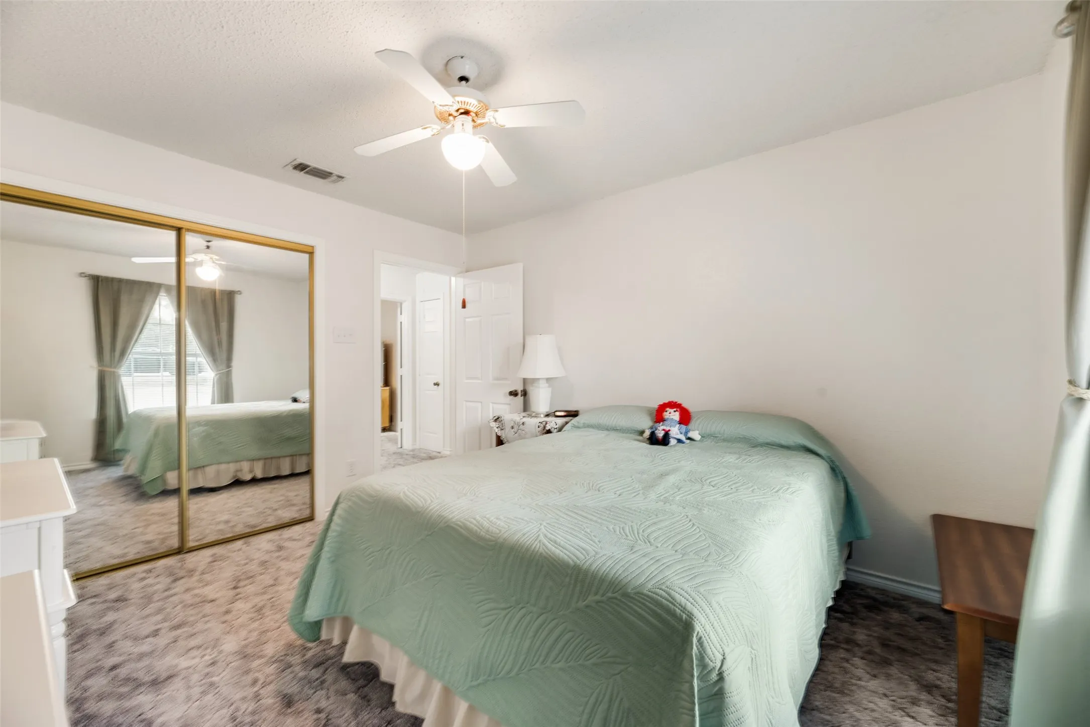 Single Family Residence For Sale in Dallas County , 5120 Cliff Haven Drive, Dallas, Texas 75236, 3 Bedroom, 2 Bathroom, 2 Garage spaces, 1,796 Sqft, built in 1990, mls#21398140, Real Estate Agent in Dallas, Homes For Sale in Dallas county, Homes For Sale in Dallas, Realtor in Dallas Texas, Real Estate Brokerage Independent Realty Texas, Luminita Cordes Realtor