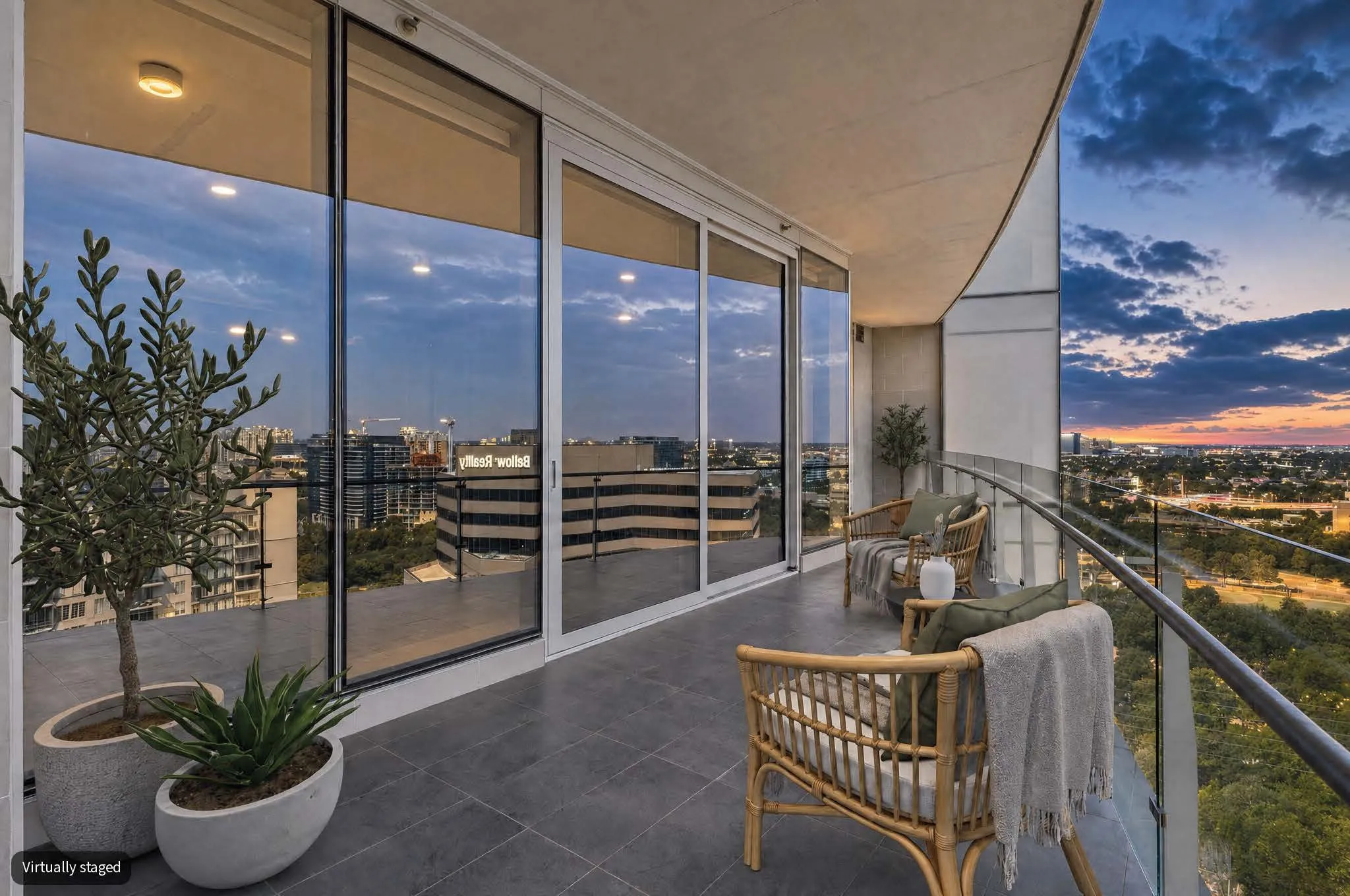 Condominium For Sale in Dallas County , 3130 N Harwood Street 1905, Dallas, Texas 75201, 2 Bedroom, 3 Bathroom, 2 Garage spaces, 1,527 Sqft, built in 2018, mls#21400881, Real Estate Agent in Dallas, Homes For Sale in Dallas county, Homes For Sale in Dallas, Realtor in Dallas Texas, Real Estate Brokerage Independent Realty Texas, Luminita Cordes Realtor
