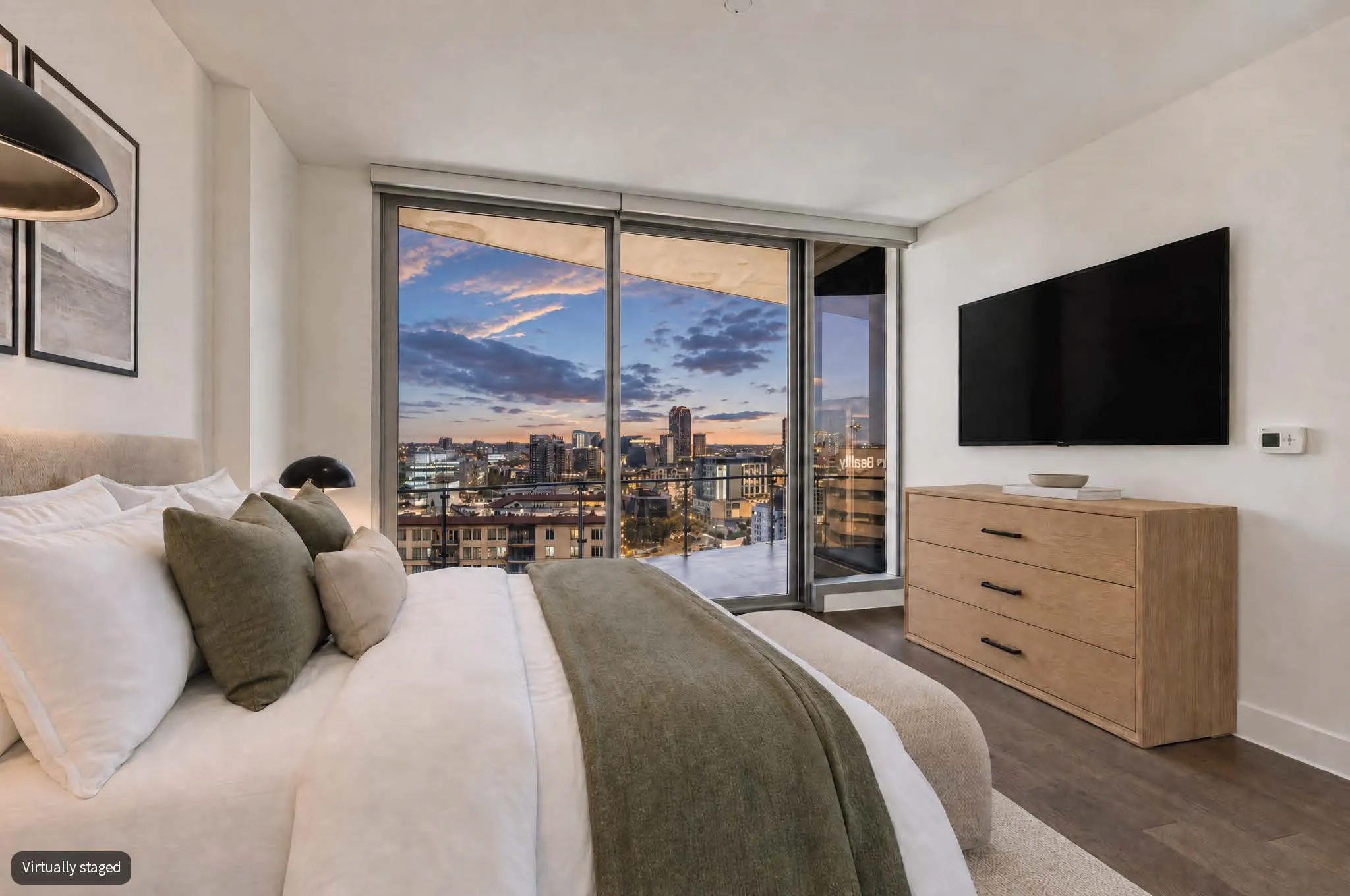 Condominium For Sale in Dallas County , 3130 N Harwood Street 1905, Dallas, Texas 75201, 2 Bedroom, 3 Bathroom, 2 Garage spaces, 1,527 Sqft, built in 2018, mls#21400881, Real Estate Agent in Dallas, Homes For Sale in Dallas county, Homes For Sale in Dallas, Realtor in Dallas Texas, Real Estate Brokerage Independent Realty Texas, Luminita Cordes Realtor