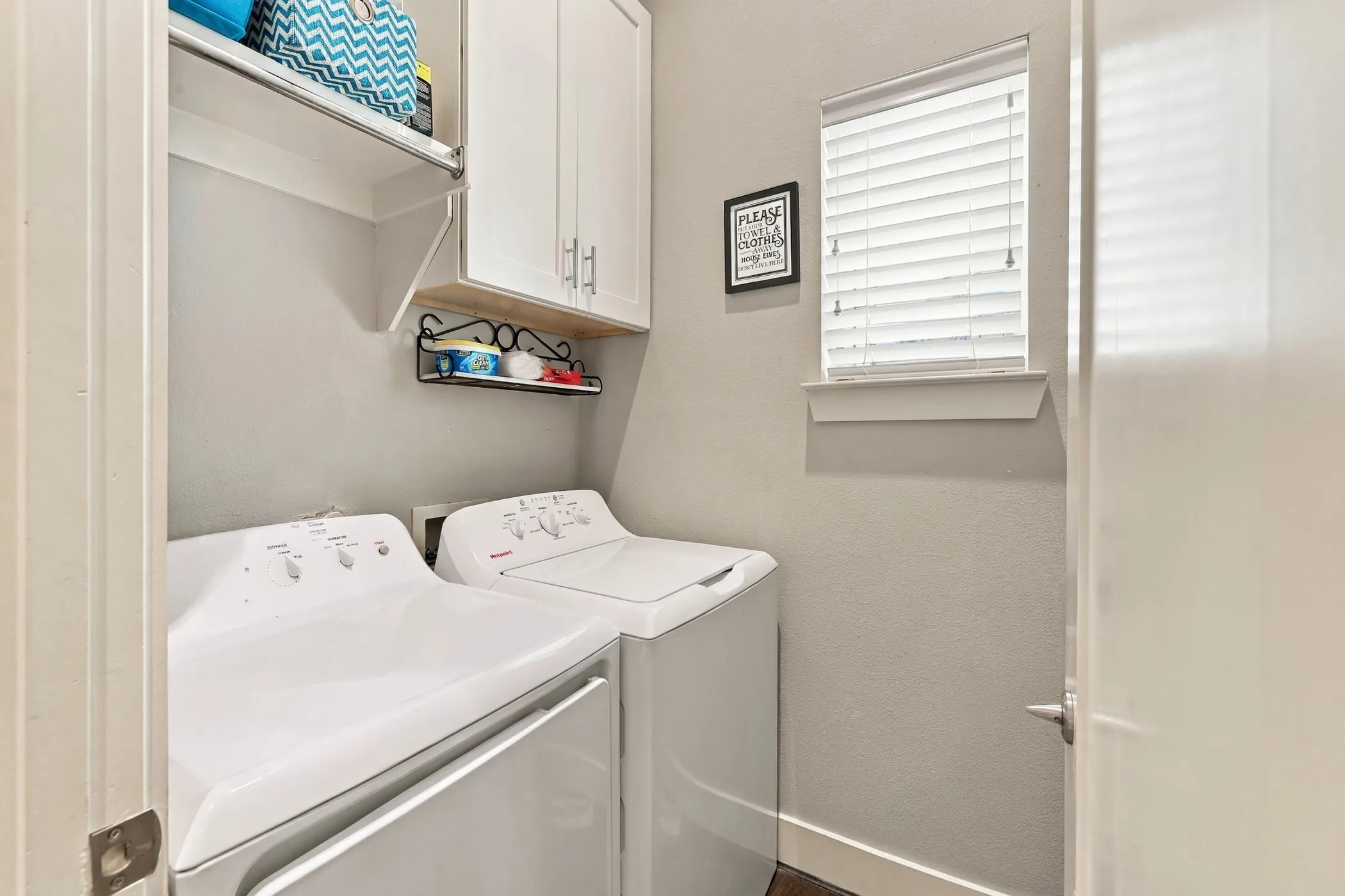 Condominium For Sale in Dallas County , 3816 Roseland Avenue D300, Dallas, Texas 75204, 3 Bedroom, 4 Bathroom, 2 Garage spaces, 2,350 Sqft, built in 2015, mls#21394142, Real Estate Agent in Dallas, Homes For Sale in Dallas county, Homes For Sale in Dallas, Realtor in Dallas Texas, Real Estate Brokerage Independent Realty Texas, Luminita Cordes Realtor