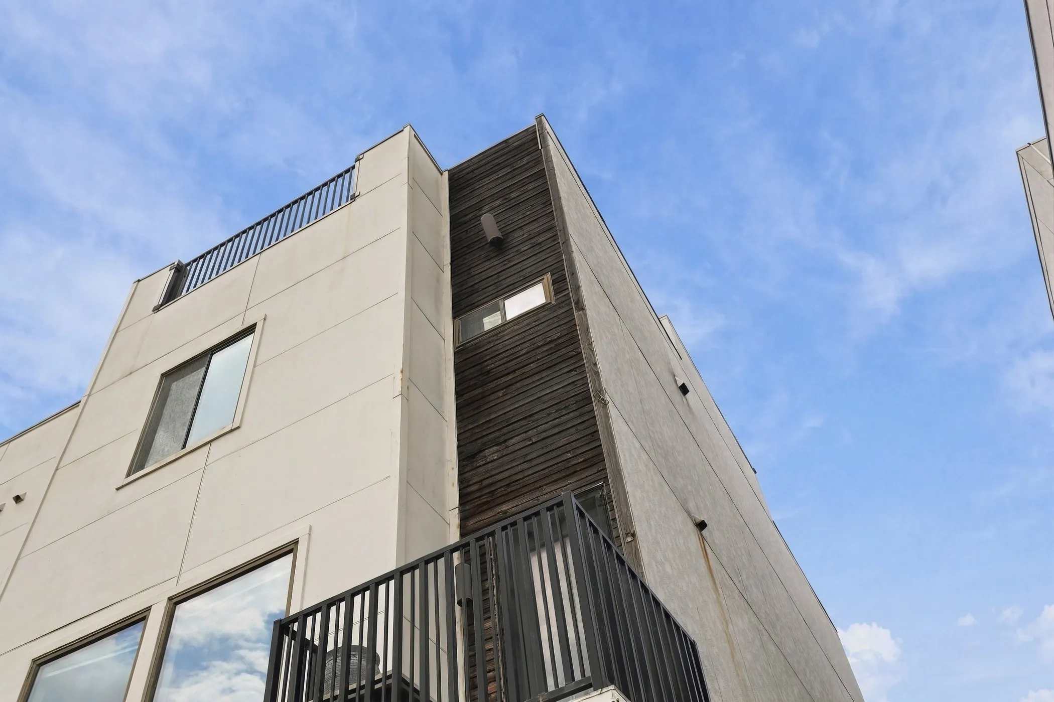 Condominium For Sale in Dallas County , 3816 Roseland Avenue D300, Dallas, Texas 75204, 3 Bedroom, 4 Bathroom, 2 Garage spaces, 2,350 Sqft, built in 2015, mls#21394142, Real Estate Agent in Dallas, Homes For Sale in Dallas county, Homes For Sale in Dallas, Realtor in Dallas Texas, Real Estate Brokerage Independent Realty Texas, Luminita Cordes Realtor