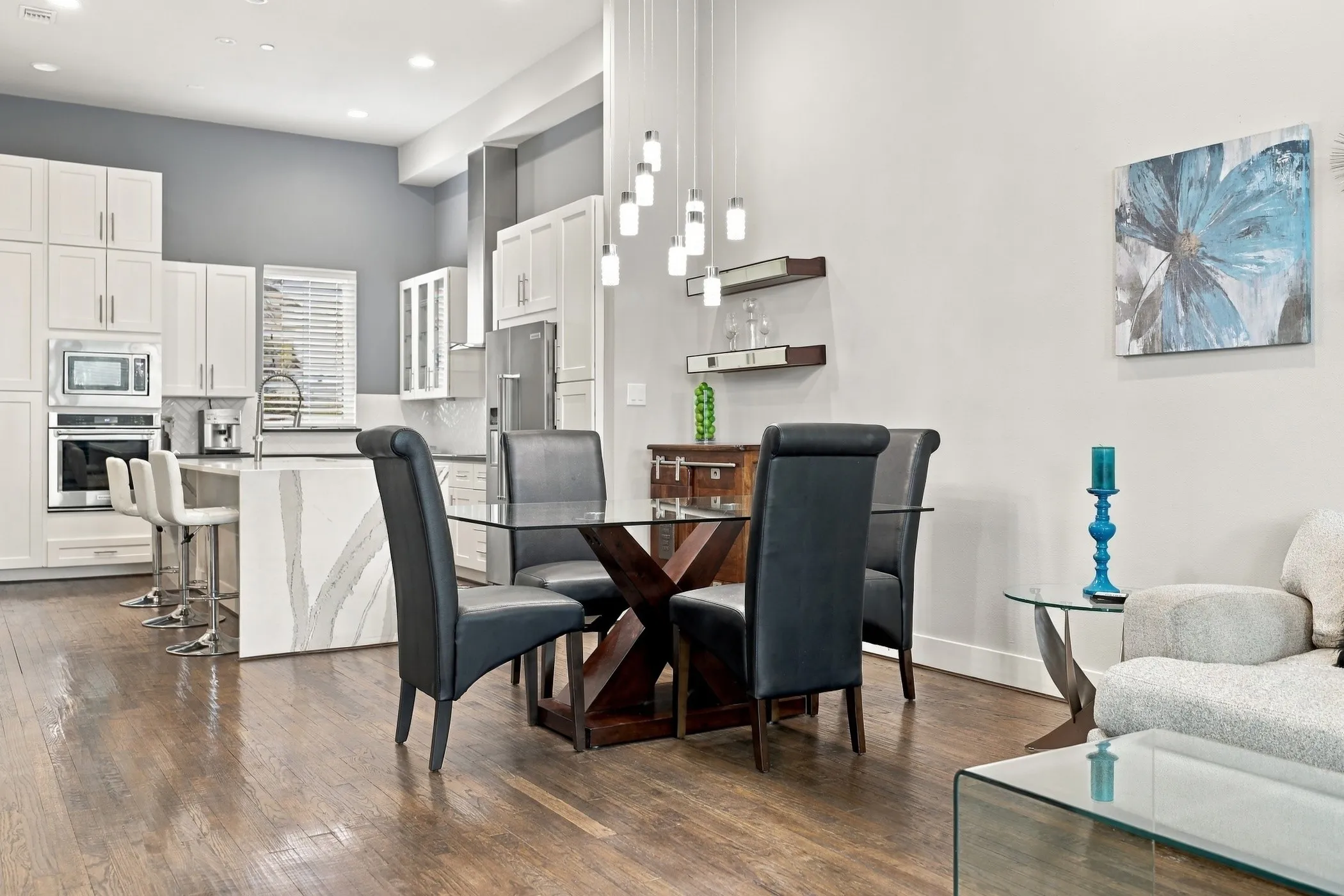 Condominium For Sale in Dallas County , 3816 Roseland Avenue D300, Dallas, Texas 75204, 3 Bedroom, 4 Bathroom, 2 Garage spaces, 2,350 Sqft, built in 2015, mls#21394142, Real Estate Agent in Dallas, Homes For Sale in Dallas county, Homes For Sale in Dallas, Realtor in Dallas Texas, Real Estate Brokerage Independent Realty Texas, Luminita Cordes Realtor