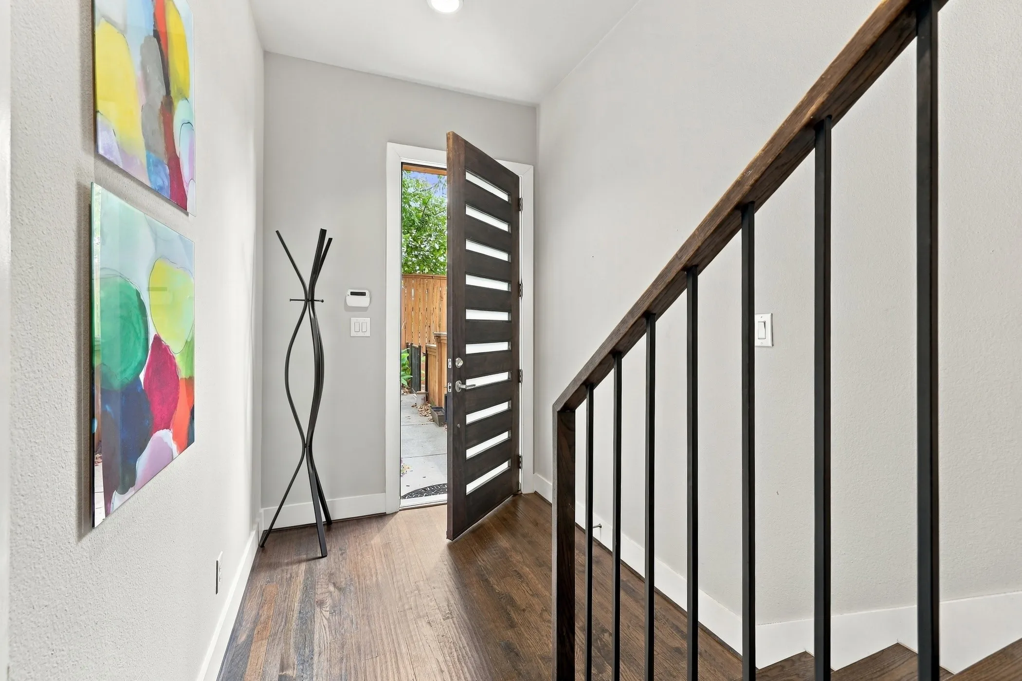 Condominium For Sale in Dallas County , 3816 Roseland Avenue D300, Dallas, Texas 75204, 3 Bedroom, 4 Bathroom, 2 Garage spaces, 2,350 Sqft, built in 2015, mls#21394142, Real Estate Agent in Dallas, Homes For Sale in Dallas county, Homes For Sale in Dallas, Realtor in Dallas Texas, Real Estate Brokerage Independent Realty Texas, Luminita Cordes Realtor
