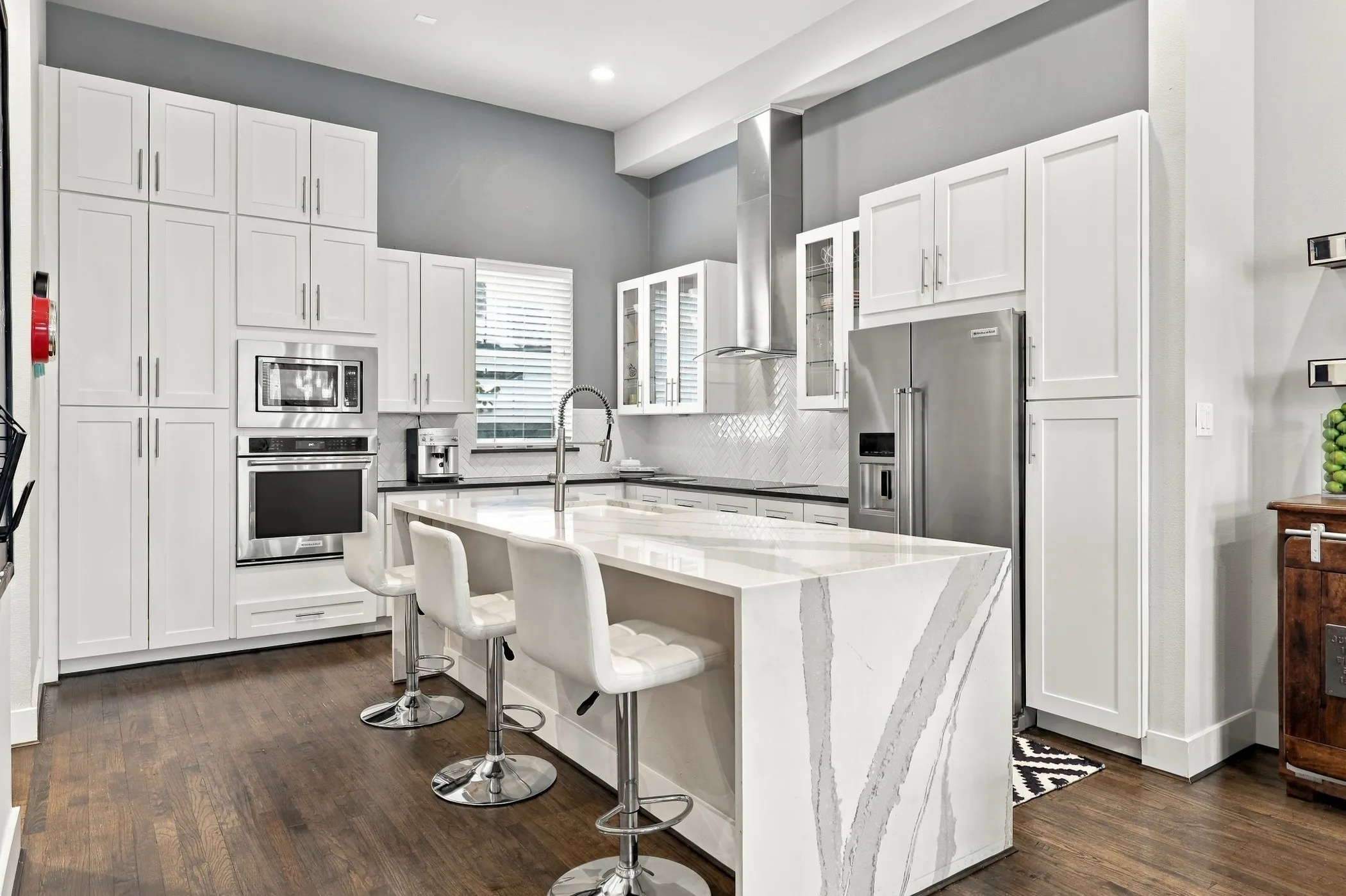 Condominium For Sale in Dallas County , 3816 Roseland Avenue D300, Dallas, Texas 75204, 3 Bedroom, 4 Bathroom, 2 Garage spaces, 2,350 Sqft, built in 2015, mls#21394142, Real Estate Agent in Dallas, Homes For Sale in Dallas county, Homes For Sale in Dallas, Realtor in Dallas Texas, Real Estate Brokerage Independent Realty Texas, Luminita Cordes Realtor