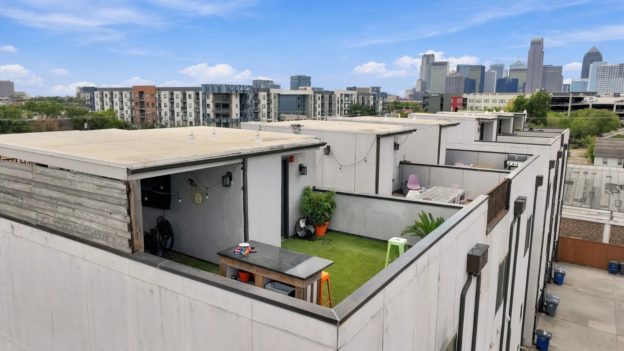 Condominium For Sale in Dallas County , 3816 Roseland Avenue D300, Dallas, Texas 75204, 3 Bedroom, 4 Bathroom, 2 Garage spaces, 2,350 Sqft, built in 2015, mls#21394142, Real Estate Agent in Dallas, Homes For Sale in Dallas county, Homes For Sale in Dallas, Realtor in Dallas Texas, Real Estate Brokerage Independent Realty Texas, Luminita Cordes Realtor