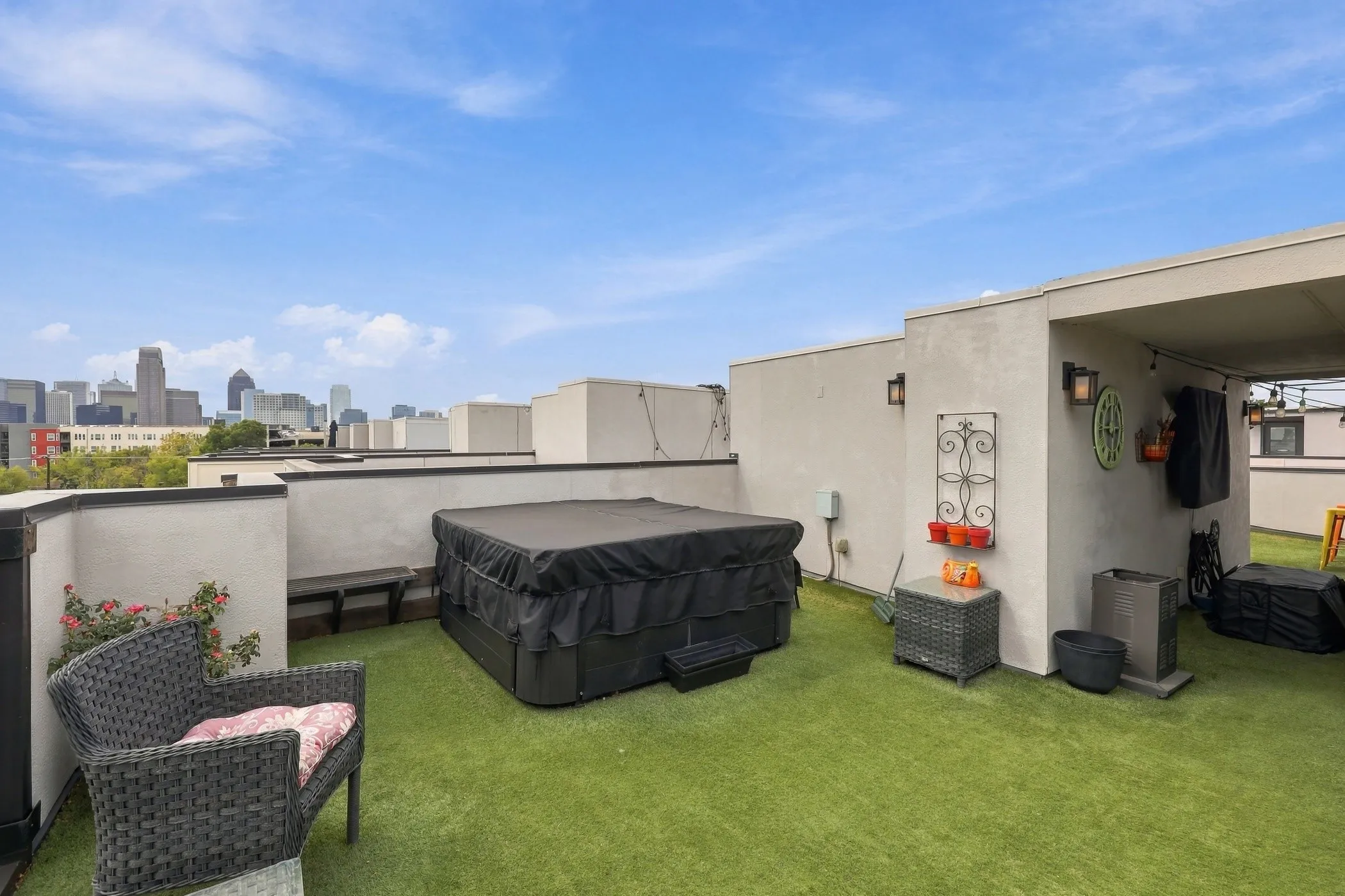 Condominium For Sale in Dallas County , 3816 Roseland Avenue D300, Dallas, Texas 75204, 3 Bedroom, 4 Bathroom, 2 Garage spaces, 2,350 Sqft, built in 2015, mls#21394142, Real Estate Agent in Dallas, Homes For Sale in Dallas county, Homes For Sale in Dallas, Realtor in Dallas Texas, Real Estate Brokerage Independent Realty Texas, Luminita Cordes Realtor