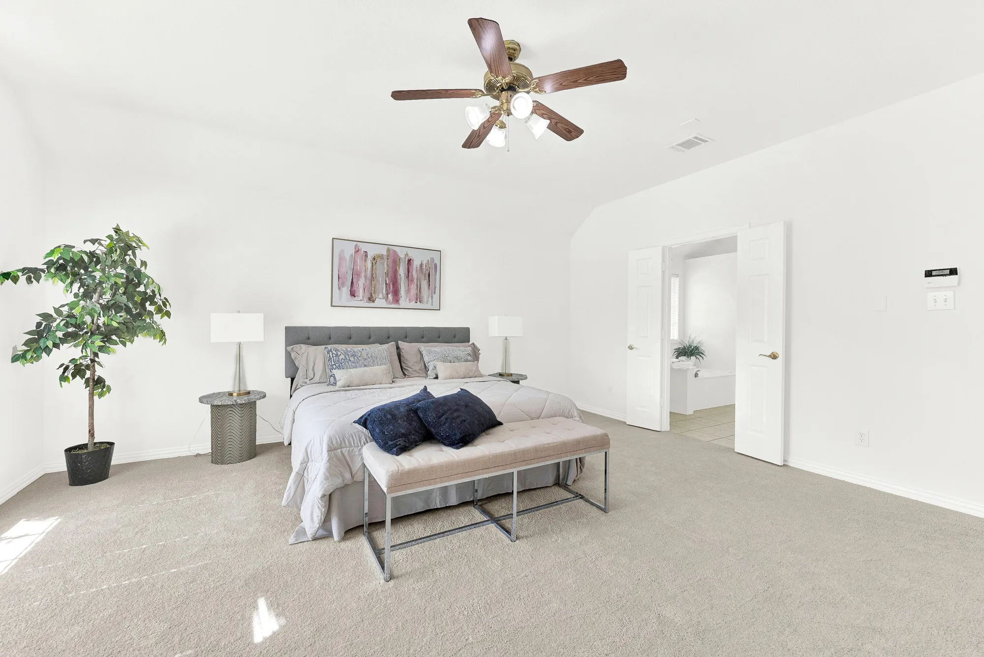 Single Family Residence For Sale in Collin County , 333 Green Acres Drive, Murphy, Texas 75094, 4 Bedroom, 3 Bathroom, 2 Garage spaces, 3,070 Sqft, built in 2003, mls#21399635, Real Estate Agent in Murphy, Homes For Sale in Collin county, Homes For Sale in Murphy, Realtor in Murphy Texas, Real Estate Brokerage Independent Realty Texas, Luminita Cordes Realtor
