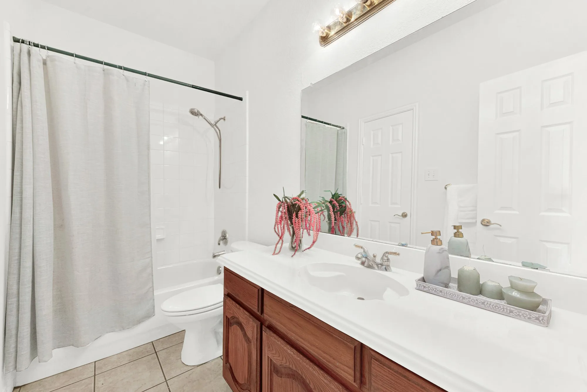 Single Family Residence For Sale in Collin County , 333 Green Acres Drive, Murphy, Texas 75094, 4 Bedroom, 3 Bathroom, 2 Garage spaces, 3,070 Sqft, built in 2003, mls#21399635, Real Estate Agent in Murphy, Homes For Sale in Collin county, Homes For Sale in Murphy, Realtor in Murphy Texas, Real Estate Brokerage Independent Realty Texas, Luminita Cordes Realtor