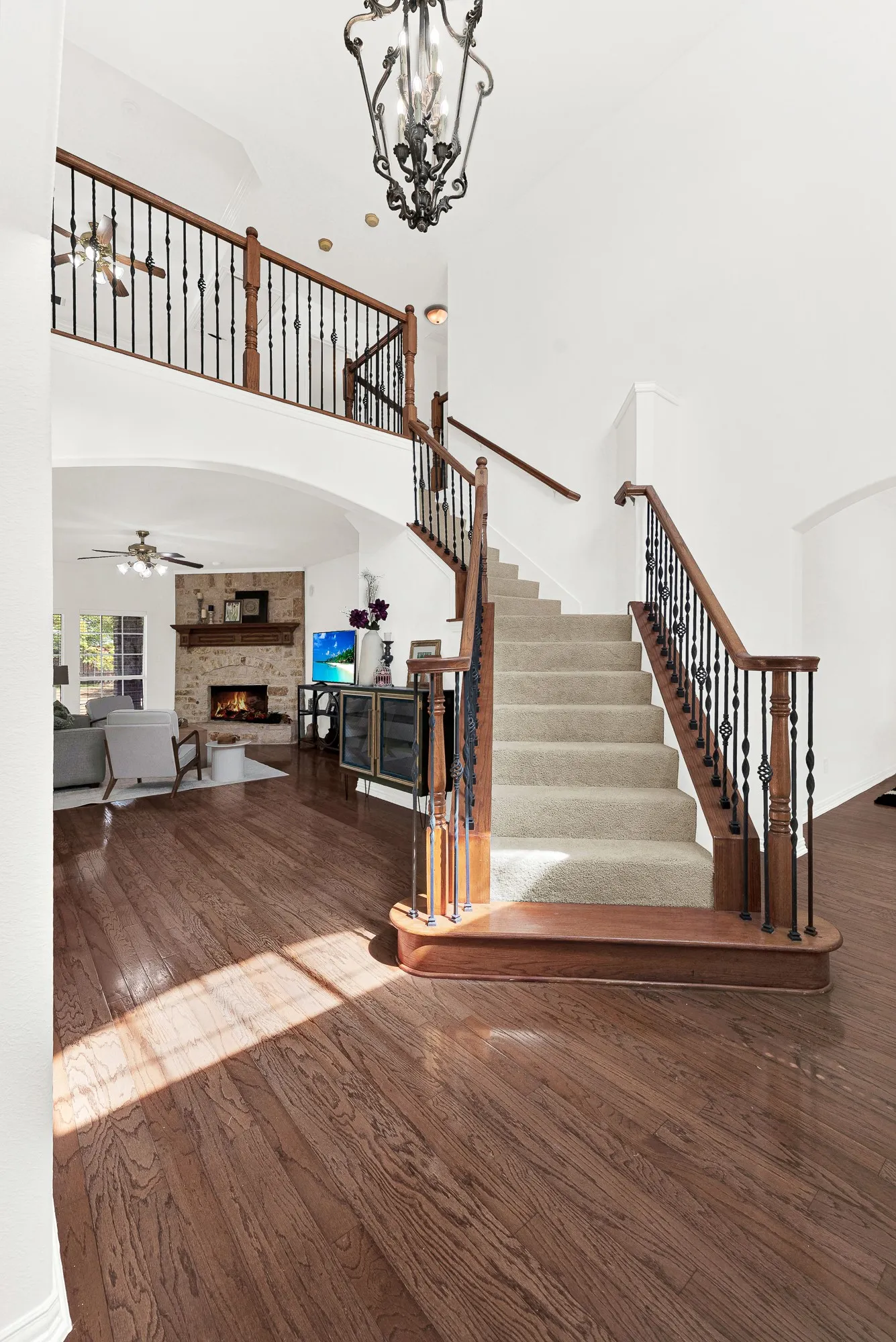 Single Family Residence For Sale in Collin County , 333 Green Acres Drive, Murphy, Texas 75094, 4 Bedroom, 3 Bathroom, 2 Garage spaces, 3,070 Sqft, built in 2003, mls#21399635, Real Estate Agent in Murphy, Homes For Sale in Collin county, Homes For Sale in Murphy, Realtor in Murphy Texas, Real Estate Brokerage Independent Realty Texas, Luminita Cordes Realtor