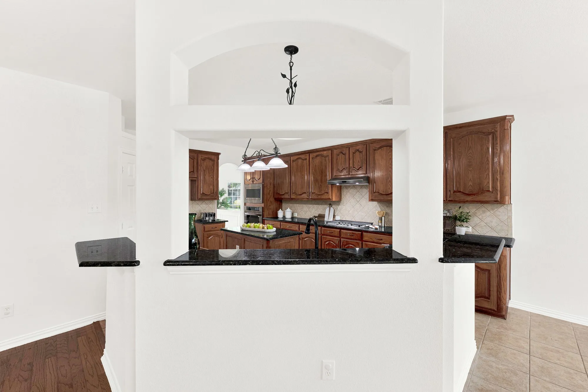 Single Family Residence For Sale in Collin County , 333 Green Acres Drive, Murphy, Texas 75094, 4 Bedroom, 3 Bathroom, 2 Garage spaces, 3,070 Sqft, built in 2003, mls#21399635, Real Estate Agent in Murphy, Homes For Sale in Collin county, Homes For Sale in Murphy, Realtor in Murphy Texas, Real Estate Brokerage Independent Realty Texas, Luminita Cordes Realtor