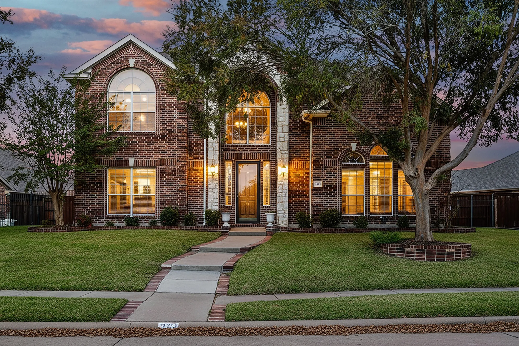 Single Family Residence For Sale in Collin County , 333 Green Acres Drive, Murphy, Texas 75094, 4 Bedroom, 3 Bathroom, 2 Garage spaces, 3,070 Sqft, built in 2003, mls#21399635, Real Estate Agent in Murphy, Homes For Sale in Collin county, Homes For Sale in Murphy, Realtor in Murphy Texas, Real Estate Brokerage Independent Realty Texas, Luminita Cordes Realtor