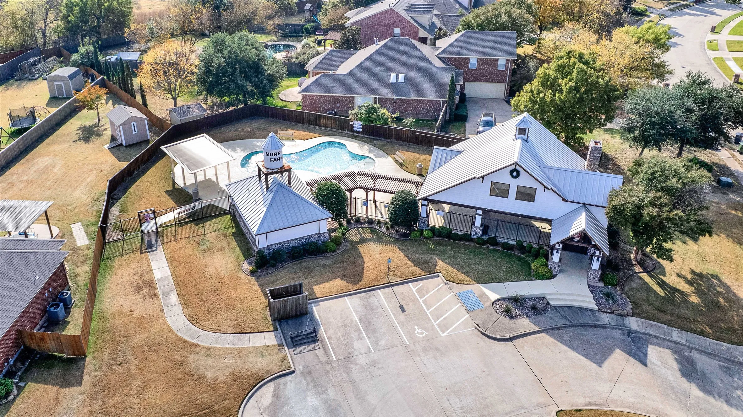 Single Family Residence For Sale in Collin County , 333 Green Acres Drive, Murphy, Texas 75094, 4 Bedroom, 3 Bathroom, 2 Garage spaces, 3,070 Sqft, built in 2003, mls#21399635, Real Estate Agent in Murphy, Homes For Sale in Collin county, Homes For Sale in Murphy, Realtor in Murphy Texas, Real Estate Brokerage Independent Realty Texas, Luminita Cordes Realtor