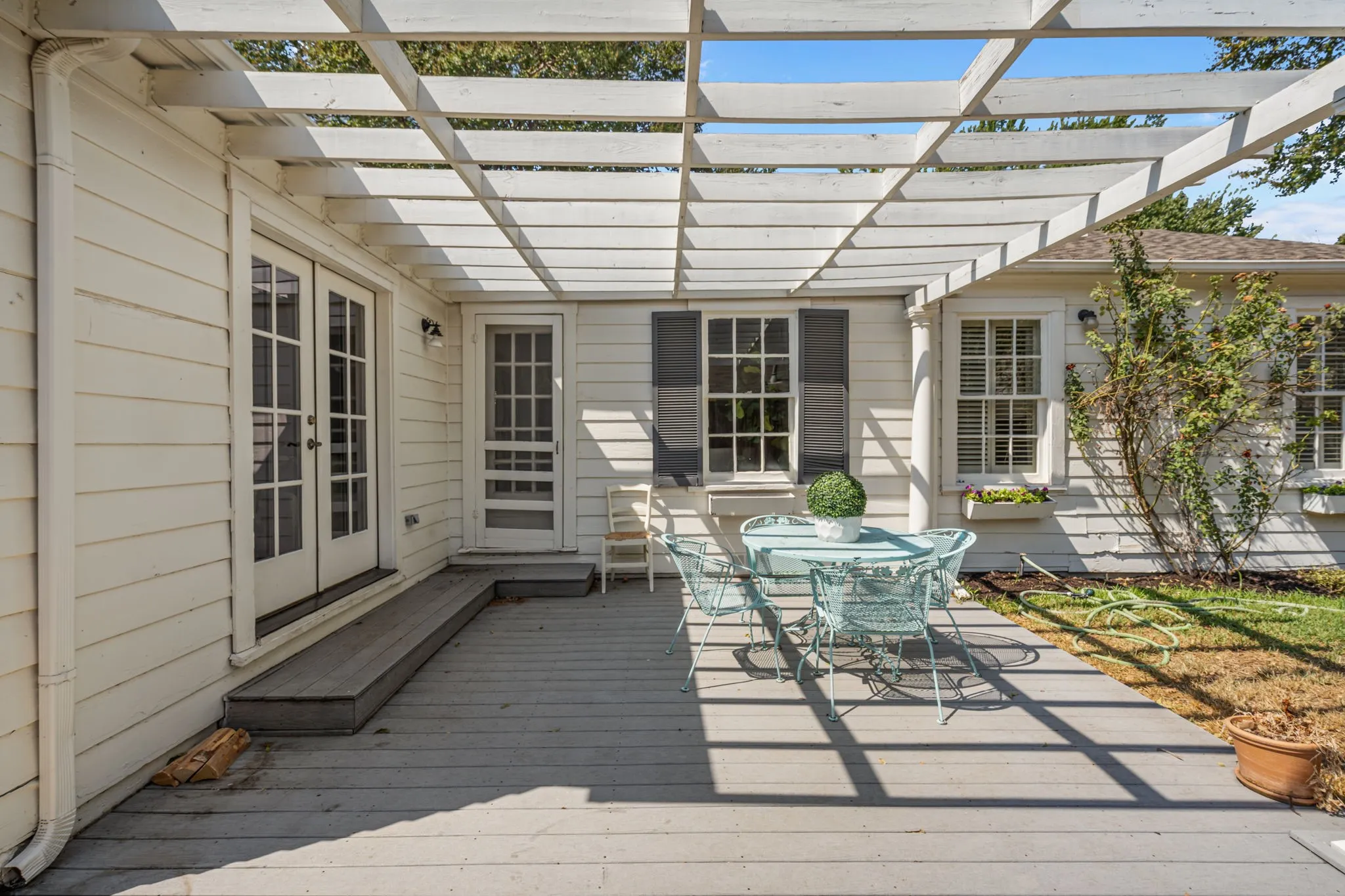 Single Family Residence For Sale in Tarrant County , 4058 Modlin Avenue, Fort Worth, Texas 76107, 3 Bedroom, 2 Bathroom, 1 Garage spaces, 1,884 Sqft, built in 1939, mls#21398980, Real Estate Agent in Fort Worth, Homes For Sale in Tarrant county, Homes For Sale in Fort Worth, Realtor in Fort Worth Texas, Real Estate Brokerage Independent Realty Texas, Luminita Cordes Realtor