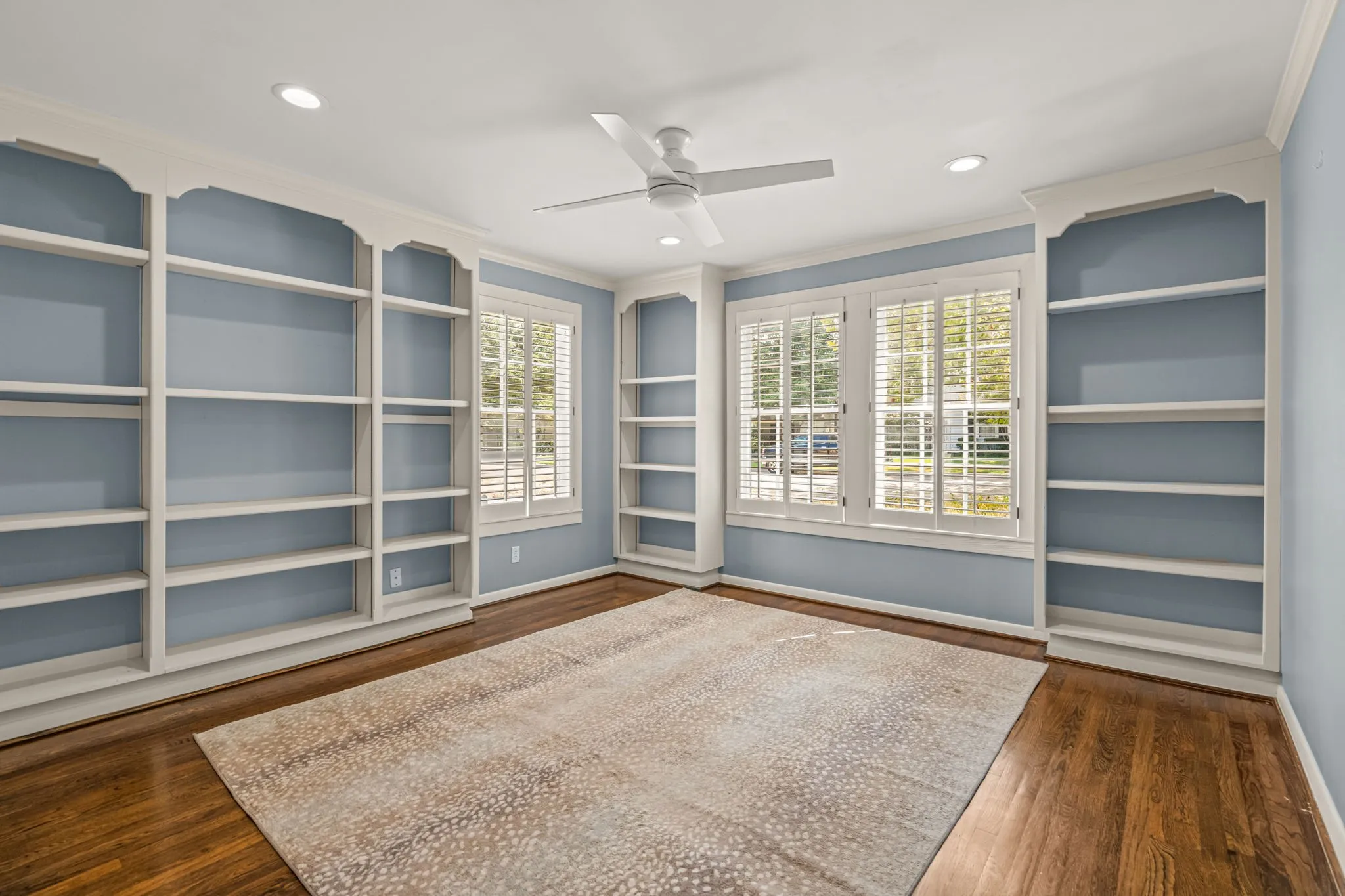 Single Family Residence For Sale in Tarrant County , 4058 Modlin Avenue, Fort Worth, Texas 76107, 3 Bedroom, 2 Bathroom, 1 Garage spaces, 1,884 Sqft, built in 1939, mls#21398980, Real Estate Agent in Fort Worth, Homes For Sale in Tarrant county, Homes For Sale in Fort Worth, Realtor in Fort Worth Texas, Real Estate Brokerage Independent Realty Texas, Luminita Cordes Realtor