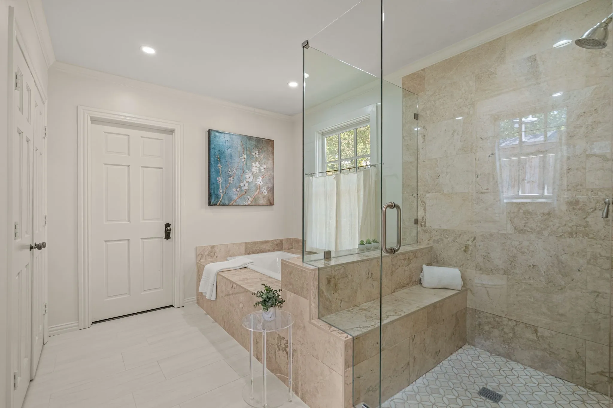 Single Family Residence For Sale in Tarrant County , 4058 Modlin Avenue, Fort Worth, Texas 76107, 3 Bedroom, 2 Bathroom, 1 Garage spaces, 1,884 Sqft, built in 1939, mls#21398980, Real Estate Agent in Fort Worth, Homes For Sale in Tarrant county, Homes For Sale in Fort Worth, Realtor in Fort Worth Texas, Real Estate Brokerage Independent Realty Texas, Luminita Cordes Realtor