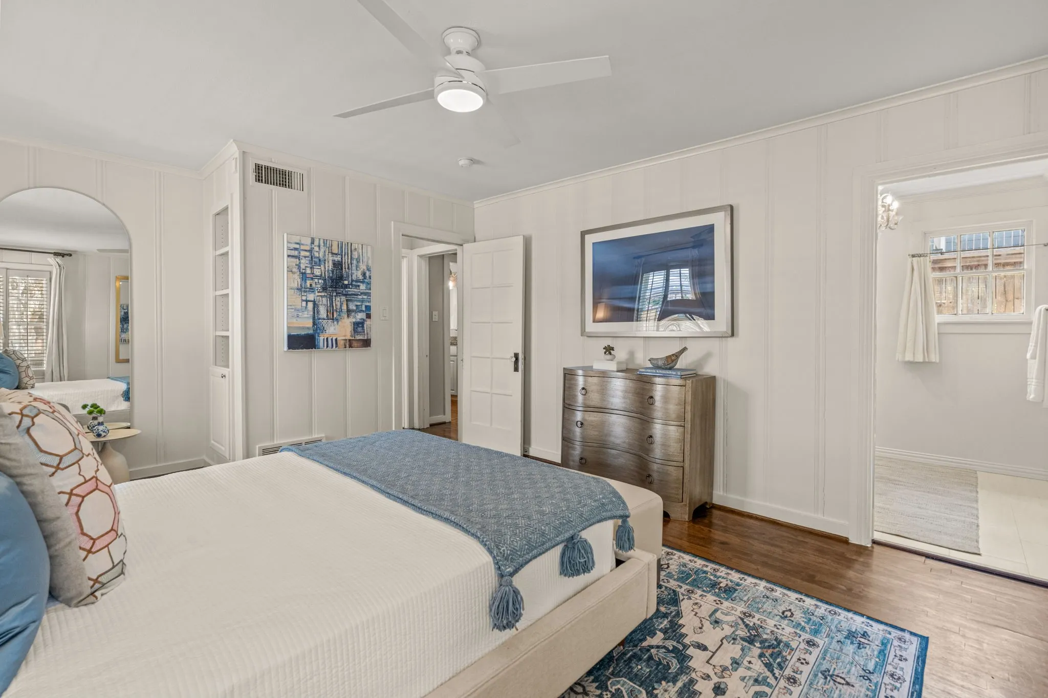 Single Family Residence For Sale in Tarrant County , 4058 Modlin Avenue, Fort Worth, Texas 76107, 3 Bedroom, 2 Bathroom, 1 Garage spaces, 1,884 Sqft, built in 1939, mls#21398980, Real Estate Agent in Fort Worth, Homes For Sale in Tarrant county, Homes For Sale in Fort Worth, Realtor in Fort Worth Texas, Real Estate Brokerage Independent Realty Texas, Luminita Cordes Realtor