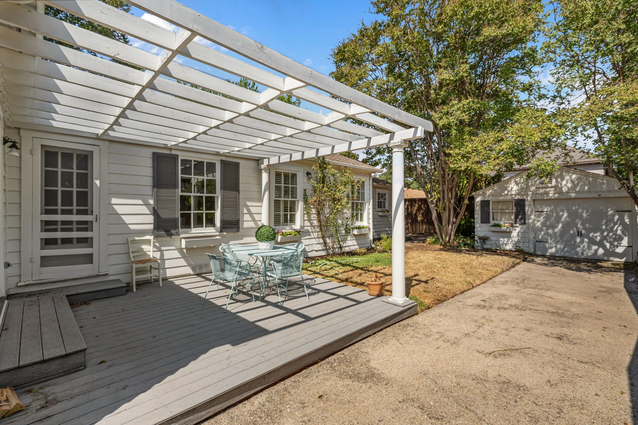 Single Family Residence For Sale in Tarrant County , 4058 Modlin Avenue, Fort Worth, Texas 76107, 3 Bedroom, 2 Bathroom, 1 Garage spaces, 1,884 Sqft, built in 1939, mls#21398980, Real Estate Agent in Fort Worth, Homes For Sale in Tarrant county, Homes For Sale in Fort Worth, Realtor in Fort Worth Texas, Real Estate Brokerage Independent Realty Texas, Luminita Cordes Realtor