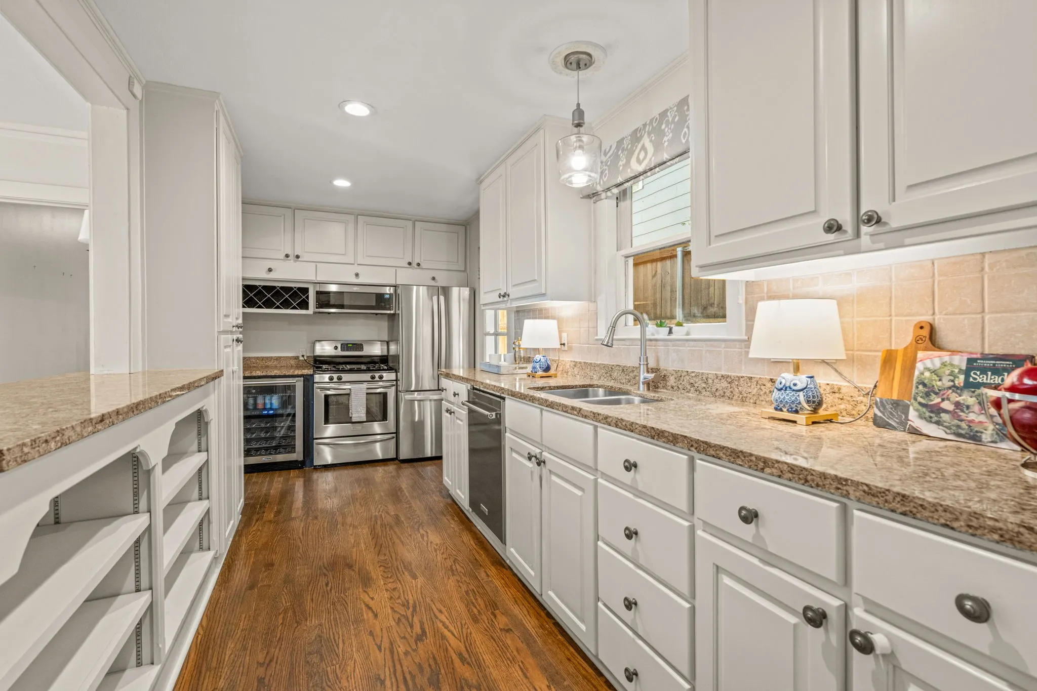 Single Family Residence For Sale in Tarrant County , 4058 Modlin Avenue, Fort Worth, Texas 76107, 3 Bedroom, 2 Bathroom, 1 Garage spaces, 1,884 Sqft, built in 1939, mls#21398980, Real Estate Agent in Fort Worth, Homes For Sale in Tarrant county, Homes For Sale in Fort Worth, Realtor in Fort Worth Texas, Real Estate Brokerage Independent Realty Texas, Luminita Cordes Realtor