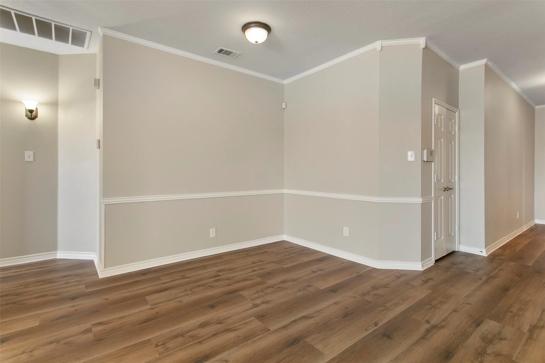 Single Family Residence For Sale in Tarrant County , 14032 Sand Hills Drive, Fort Worth, Texas 76052, 3 Bedroom, 2 Bathroom, 2 Garage spaces, 1,710 Sqft, built in 2006, mls#21383892, Real Estate Agent in Fort Worth, Homes For Sale in Tarrant county, Homes For Sale in Fort Worth, Realtor in Fort Worth Texas, Real Estate Brokerage Independent Realty Texas, Luminita Cordes Realtor