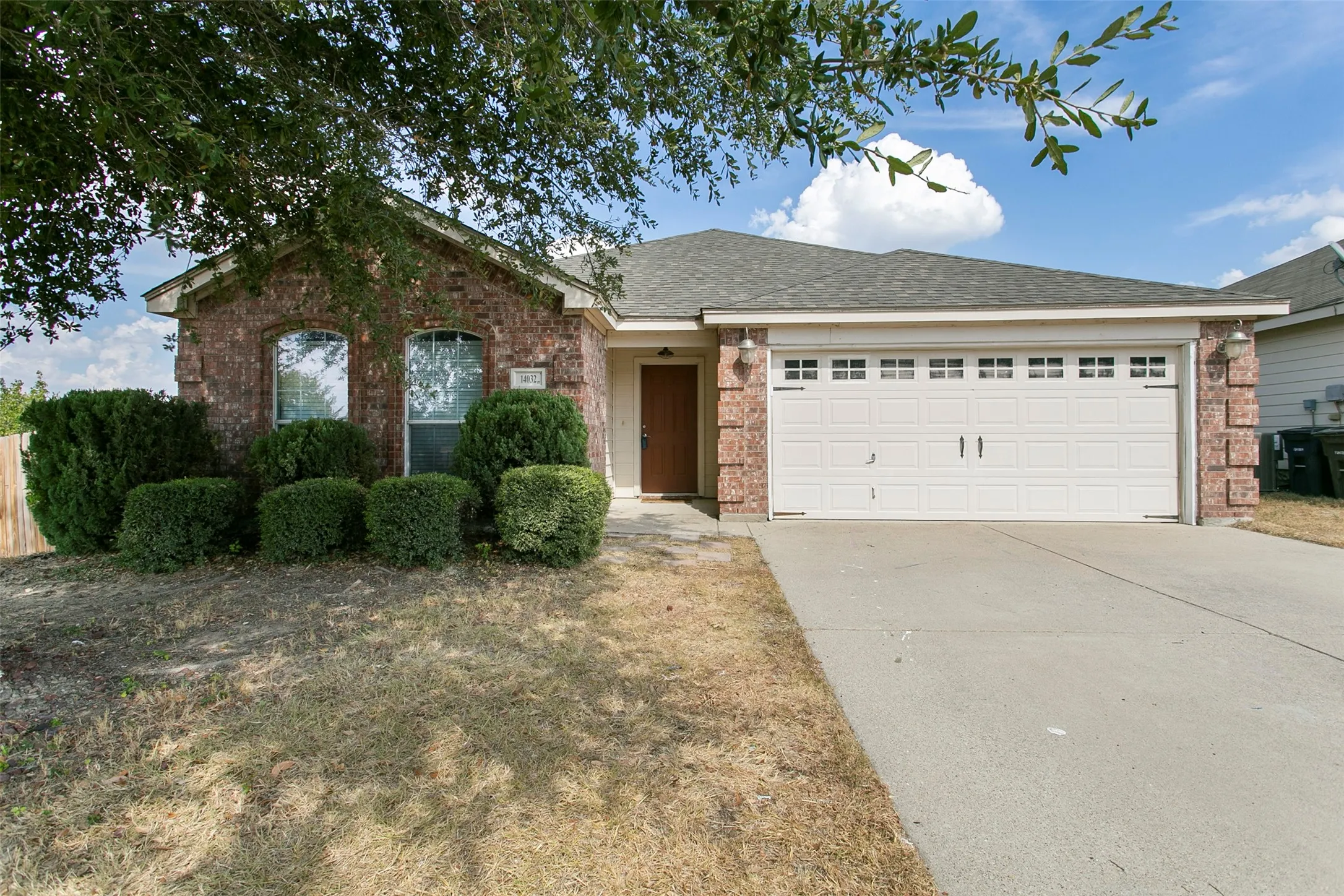 Single Family Residence For Sale in Tarrant County , 14032 Sand Hills Drive, Fort Worth, Texas 76052, 3 Bedroom, 2 Bathroom, 2 Garage spaces, 1,710 Sqft, built in 2006, mls#21383892, Real Estate Agent in Fort Worth, Homes For Sale in Tarrant county, Homes For Sale in Fort Worth, Realtor in Fort Worth Texas, Real Estate Brokerage Independent Realty Texas, Luminita Cordes Realtor