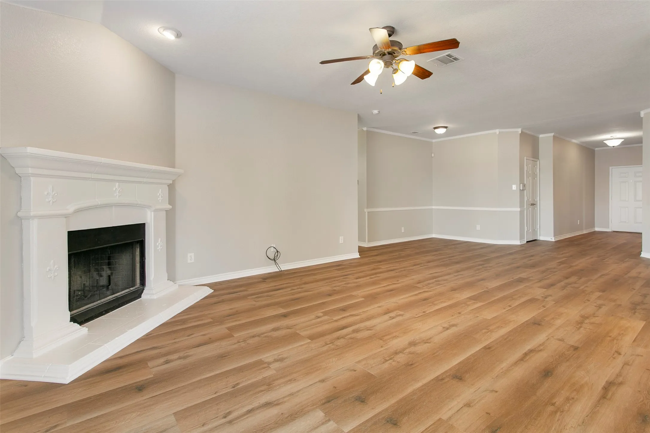 Single Family Residence For Sale in Tarrant County , 14032 Sand Hills Drive, Fort Worth, Texas 76052, 3 Bedroom, 2 Bathroom, 2 Garage spaces, 1,710 Sqft, built in 2006, mls#21383892, Real Estate Agent in Fort Worth, Homes For Sale in Tarrant county, Homes For Sale in Fort Worth, Realtor in Fort Worth Texas, Real Estate Brokerage Independent Realty Texas, Luminita Cordes Realtor