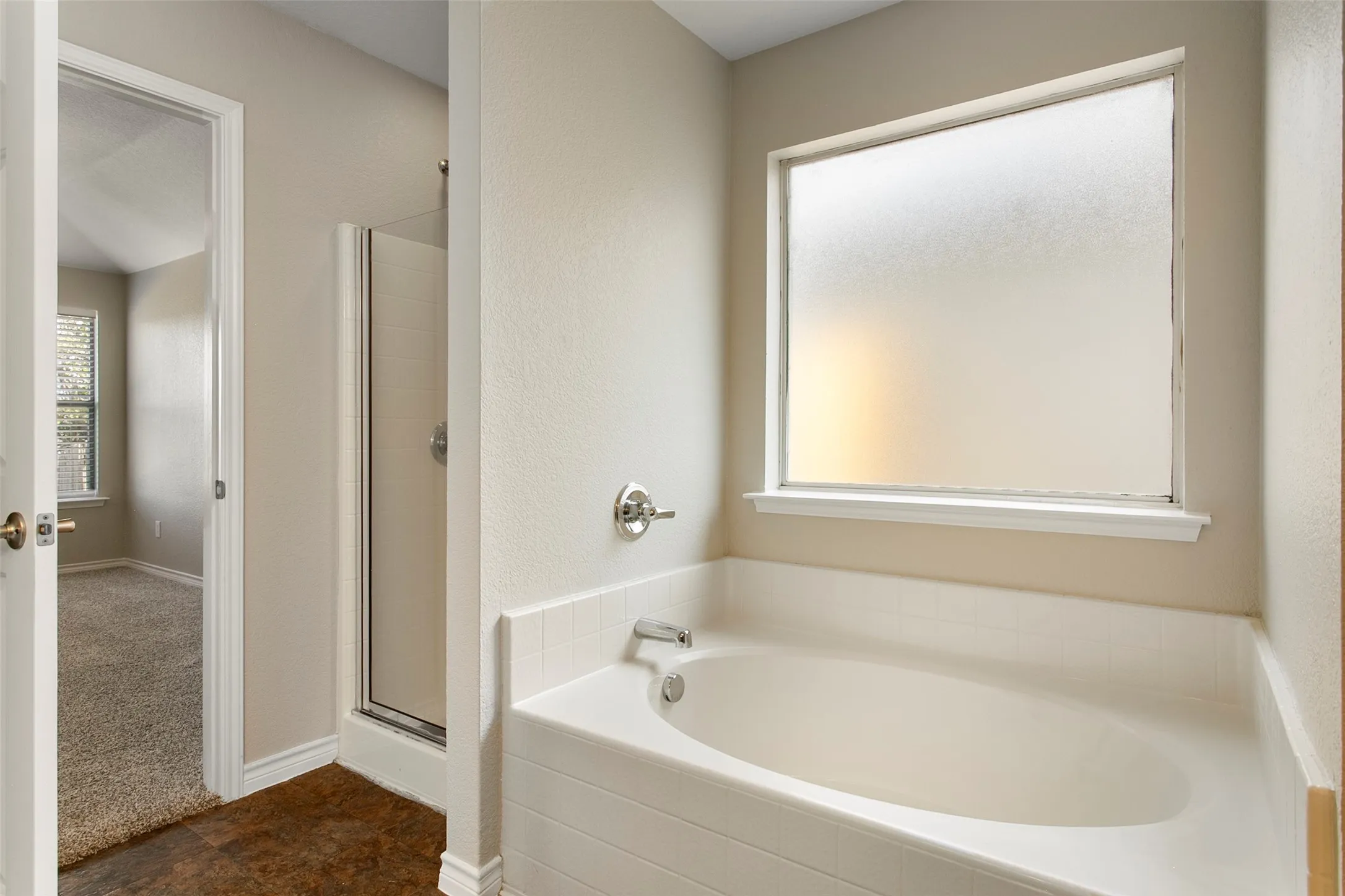 Single Family Residence For Sale in Tarrant County , 14032 Sand Hills Drive, Fort Worth, Texas 76052, 3 Bedroom, 2 Bathroom, 2 Garage spaces, 1,710 Sqft, built in 2006, mls#21383892, Real Estate Agent in Fort Worth, Homes For Sale in Tarrant county, Homes For Sale in Fort Worth, Realtor in Fort Worth Texas, Real Estate Brokerage Independent Realty Texas, Luminita Cordes Realtor