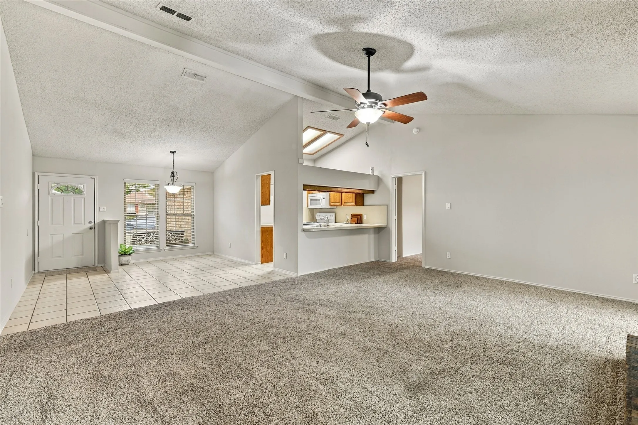 Single Family Residence For Sale in Tarrant County , 8028 Katie Lane, Watauga, Texas 76148, 3 Bedroom, 2 Bathroom, 2 Garage spaces, 1,366 Sqft, built in 1983, mls#21401097, Real Estate Agent in Watauga, Homes For Sale in Tarrant county, Homes For Sale in Watauga, Realtor in Watauga Texas, Real Estate Brokerage Independent Realty Texas, Luminita Cordes Realtor