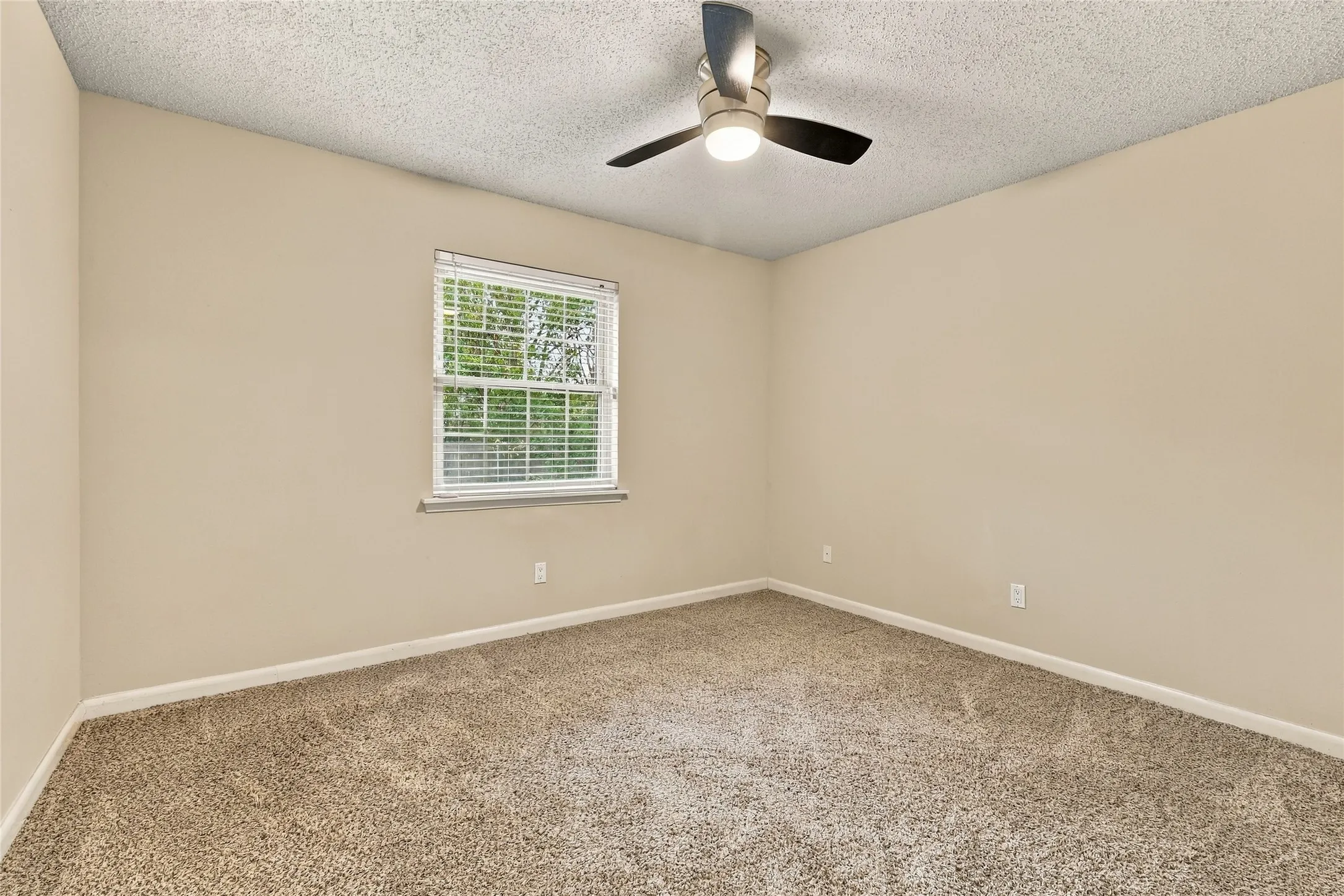Single Family Residence For Sale in Tarrant County , 8028 Katie Lane, Watauga, Texas 76148, 3 Bedroom, 2 Bathroom, 2 Garage spaces, 1,366 Sqft, built in 1983, mls#21401097, Real Estate Agent in Watauga, Homes For Sale in Tarrant county, Homes For Sale in Watauga, Realtor in Watauga Texas, Real Estate Brokerage Independent Realty Texas, Luminita Cordes Realtor