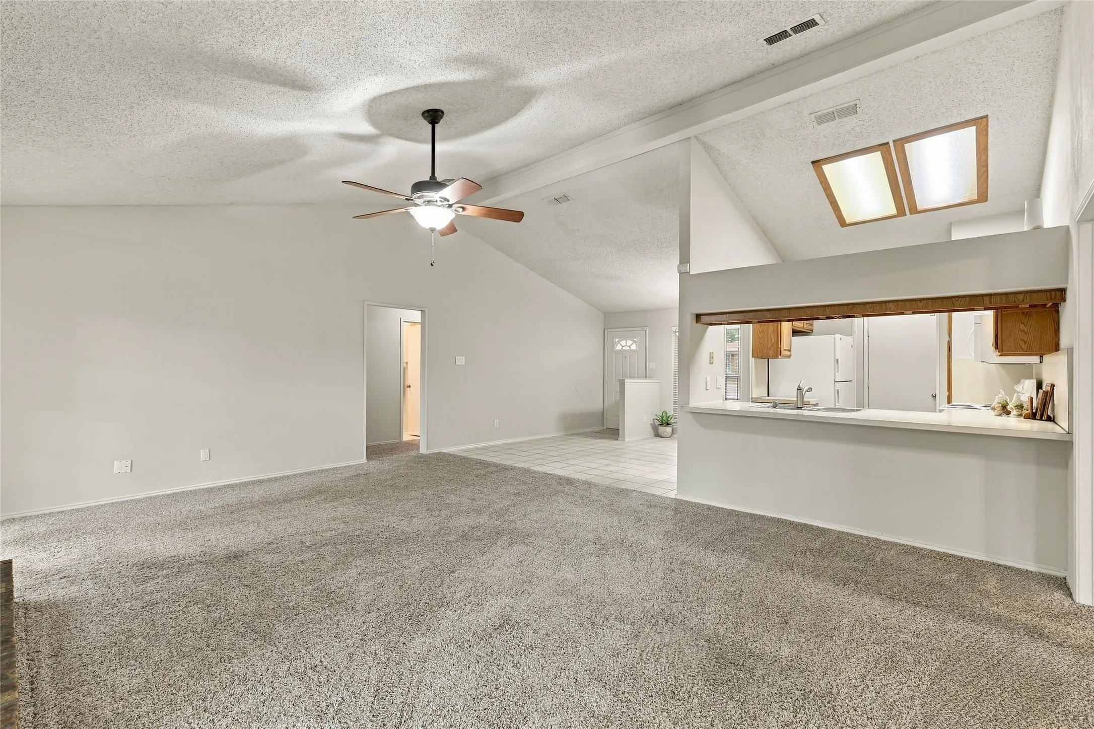 Single Family Residence For Sale in Tarrant County , 8028 Katie Lane, Watauga, Texas 76148, 3 Bedroom, 2 Bathroom, 2 Garage spaces, 1,366 Sqft, built in 1983, mls#21401097, Real Estate Agent in Watauga, Homes For Sale in Tarrant county, Homes For Sale in Watauga, Realtor in Watauga Texas, Real Estate Brokerage Independent Realty Texas, Luminita Cordes Realtor