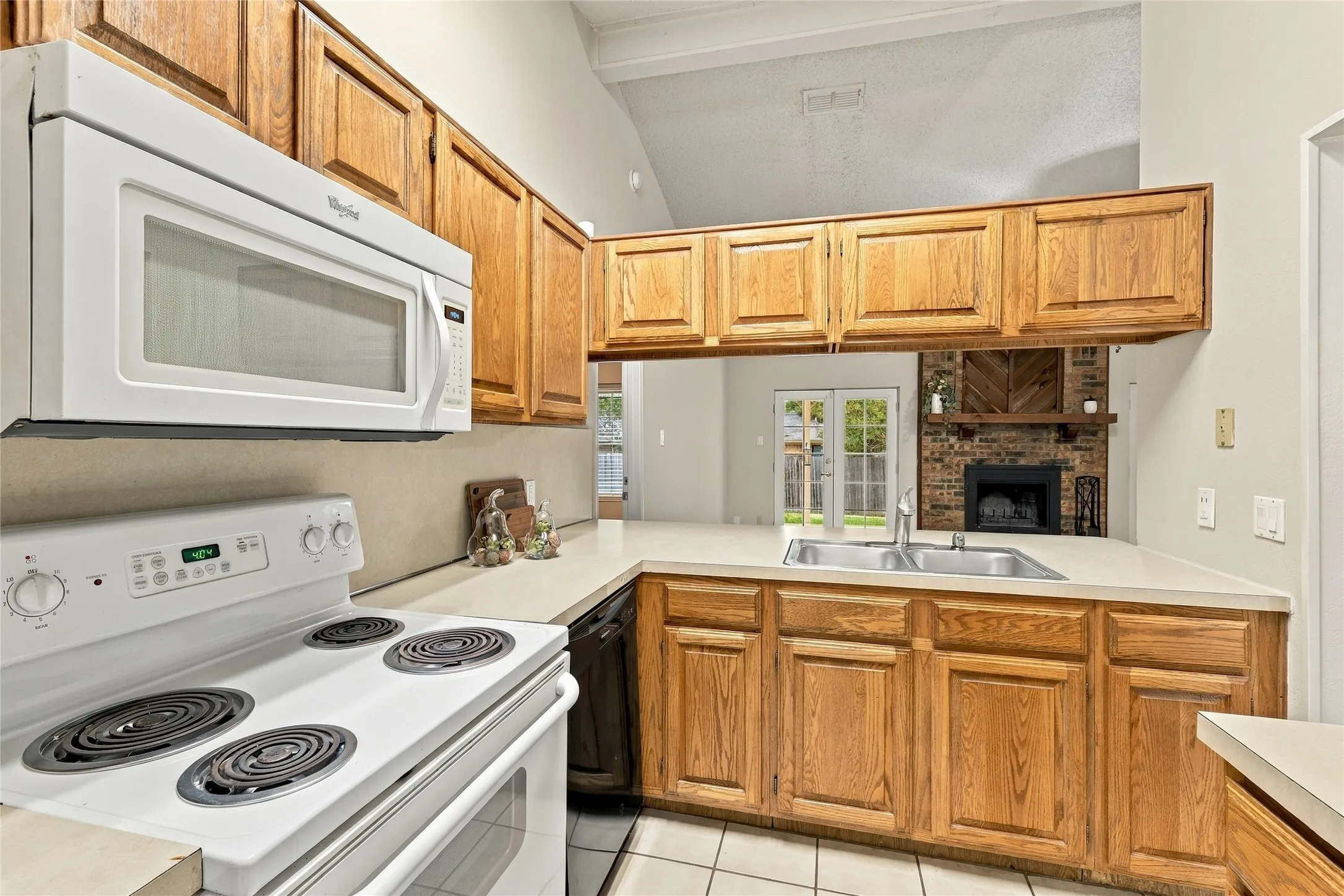 Single Family Residence For Sale in Tarrant County , 8028 Katie Lane, Watauga, Texas 76148, 3 Bedroom, 2 Bathroom, 2 Garage spaces, 1,366 Sqft, built in 1983, mls#21401097, Real Estate Agent in Watauga, Homes For Sale in Tarrant county, Homes For Sale in Watauga, Realtor in Watauga Texas, Real Estate Brokerage Independent Realty Texas, Luminita Cordes Realtor