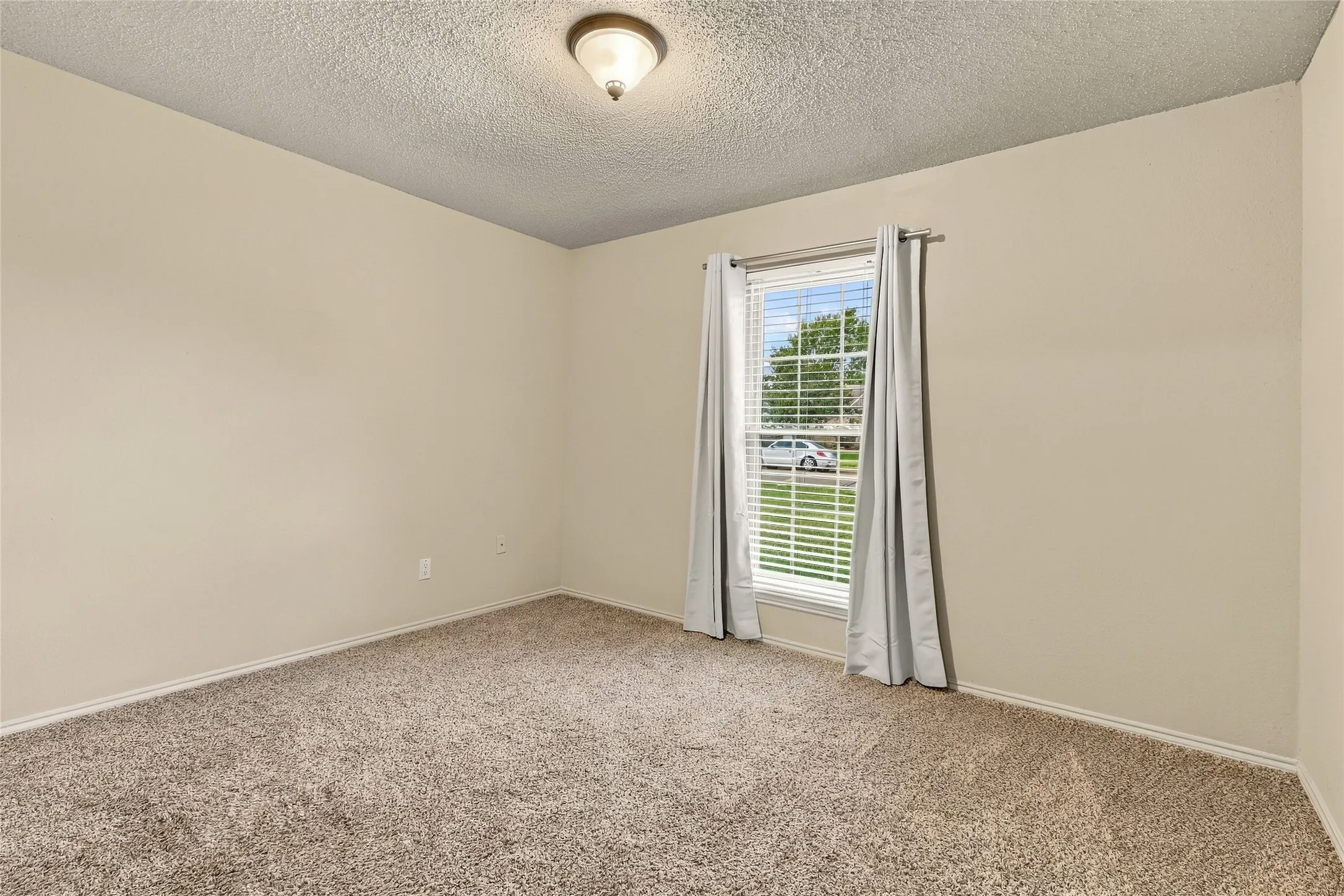 Single Family Residence For Sale in Tarrant County , 8028 Katie Lane, Watauga, Texas 76148, 3 Bedroom, 2 Bathroom, 2 Garage spaces, 1,366 Sqft, built in 1983, mls#21401097, Real Estate Agent in Watauga, Homes For Sale in Tarrant county, Homes For Sale in Watauga, Realtor in Watauga Texas, Real Estate Brokerage Independent Realty Texas, Luminita Cordes Realtor