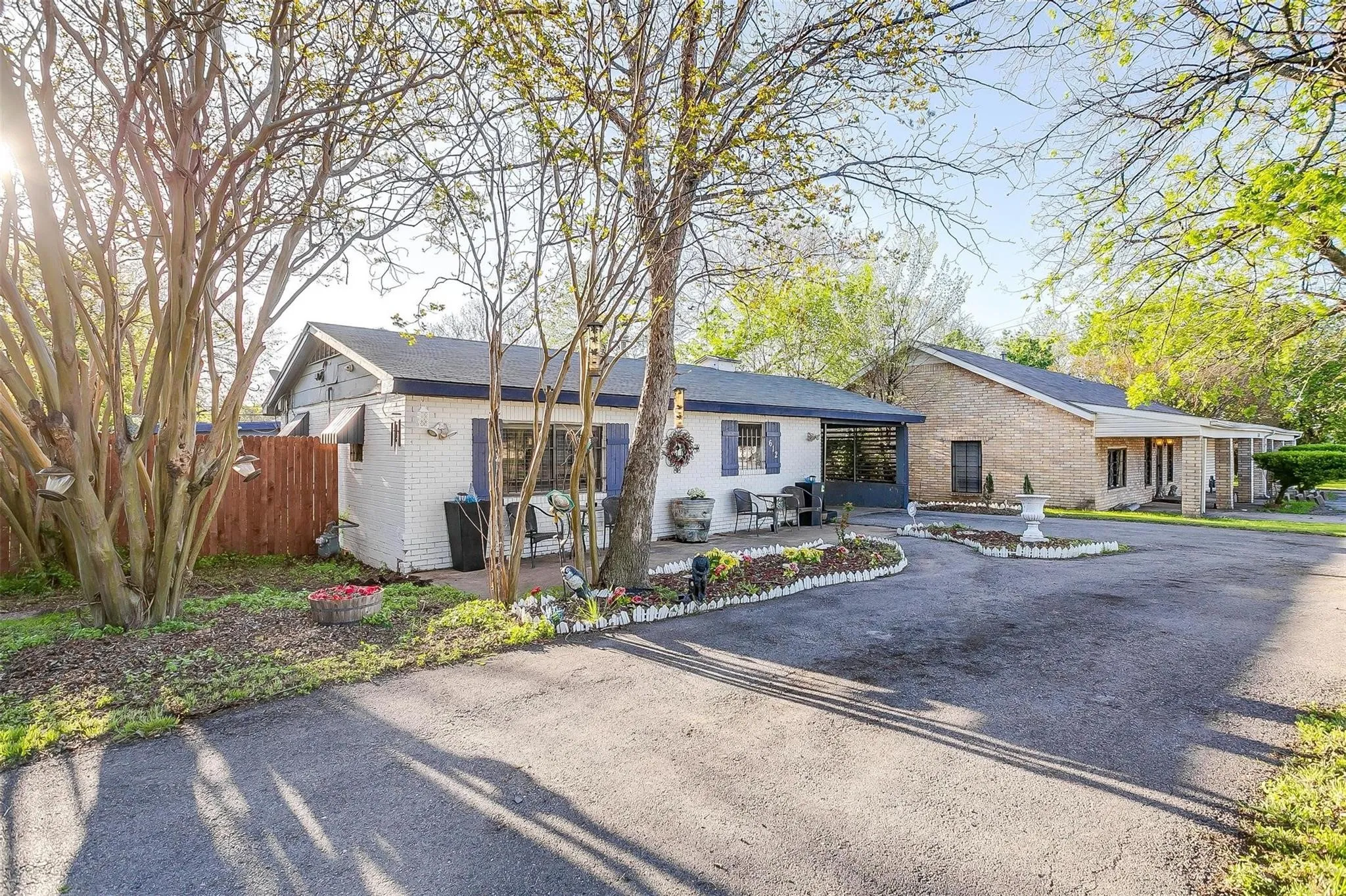 Single Family Residence For Sale in Tarrant County , 612 Wichita Street, Everman, Texas 76140, 3 Bedroom, 3 Bathroom, Garage spaces, 1,871 Sqft, built in 1960, mls#21401236, Real Estate Agent in Everman, Homes For Sale in Tarrant county, Homes For Sale in Everman, Realtor in Everman Texas, Real Estate Brokerage Independent Realty Texas, Luminita Cordes Realtor