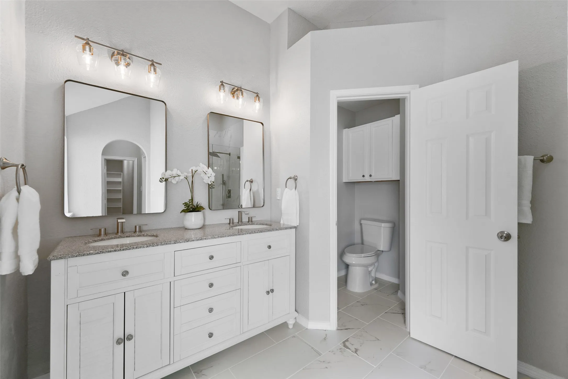 Single Family Residence For Sale in Denton County , 6225 Bear Run Road, The Colony, Texas 75056, 4 Bedroom, 3 Bathroom, 2 Garage spaces, 2,326 Sqft, built in 2002, mls#21396971, Real Estate Agent in The Colony, Homes For Sale in Denton county, Homes For Sale in The Colony, Realtor in The Colony Texas, Real Estate Brokerage Independent Realty Texas, Luminita Cordes Realtor