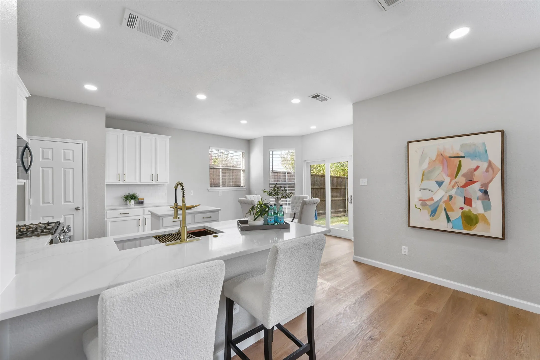 Single Family Residence For Sale in Denton County , 6225 Bear Run Road, The Colony, Texas 75056, 4 Bedroom, 3 Bathroom, 2 Garage spaces, 2,326 Sqft, built in 2002, mls#21396971, Real Estate Agent in The Colony, Homes For Sale in Denton county, Homes For Sale in The Colony, Realtor in The Colony Texas, Real Estate Brokerage Independent Realty Texas, Luminita Cordes Realtor