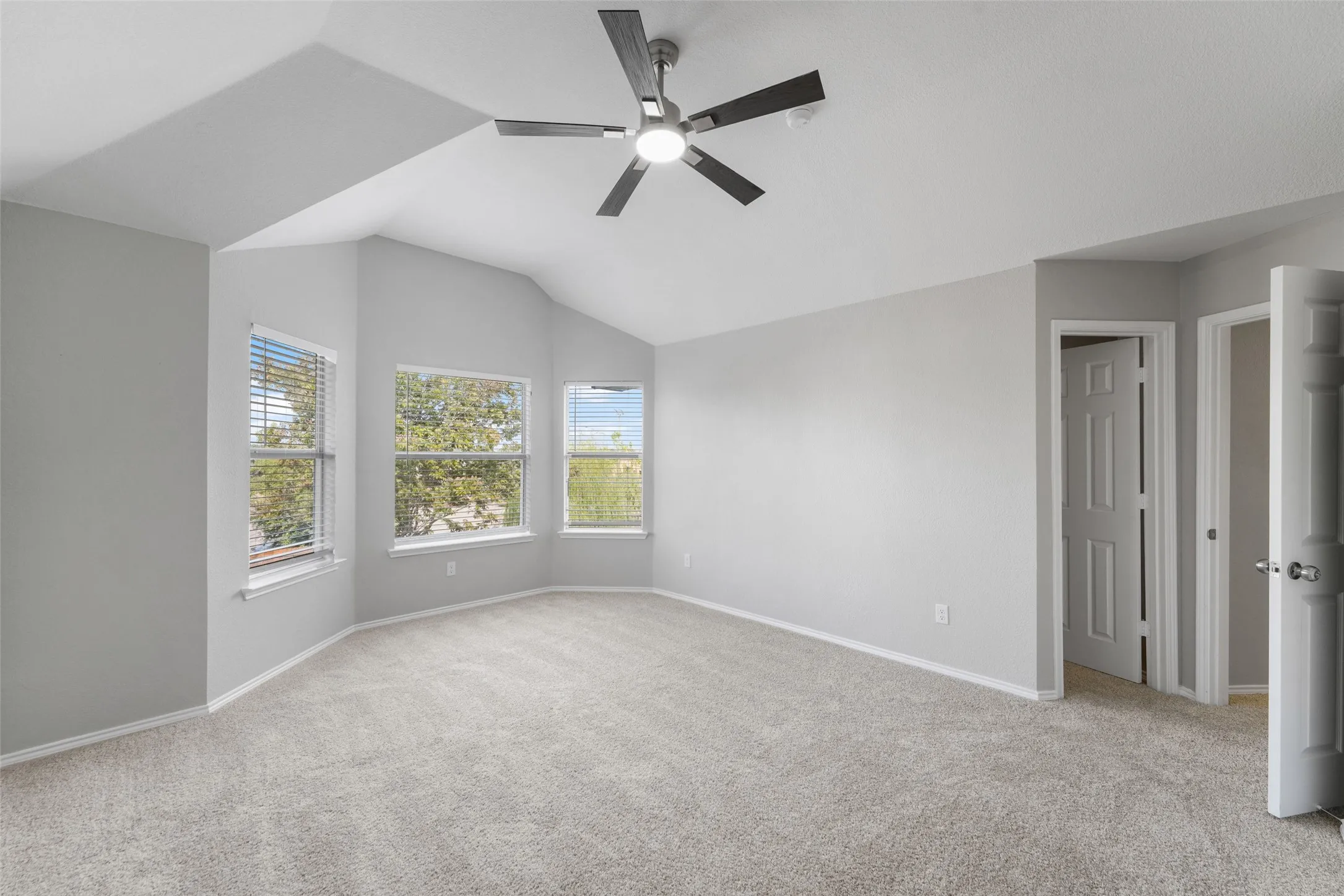 Single Family Residence For Sale in Denton County , 6225 Bear Run Road, The Colony, Texas 75056, 4 Bedroom, 3 Bathroom, 2 Garage spaces, 2,326 Sqft, built in 2002, mls#21396971, Real Estate Agent in The Colony, Homes For Sale in Denton county, Homes For Sale in The Colony, Realtor in The Colony Texas, Real Estate Brokerage Independent Realty Texas, Luminita Cordes Realtor