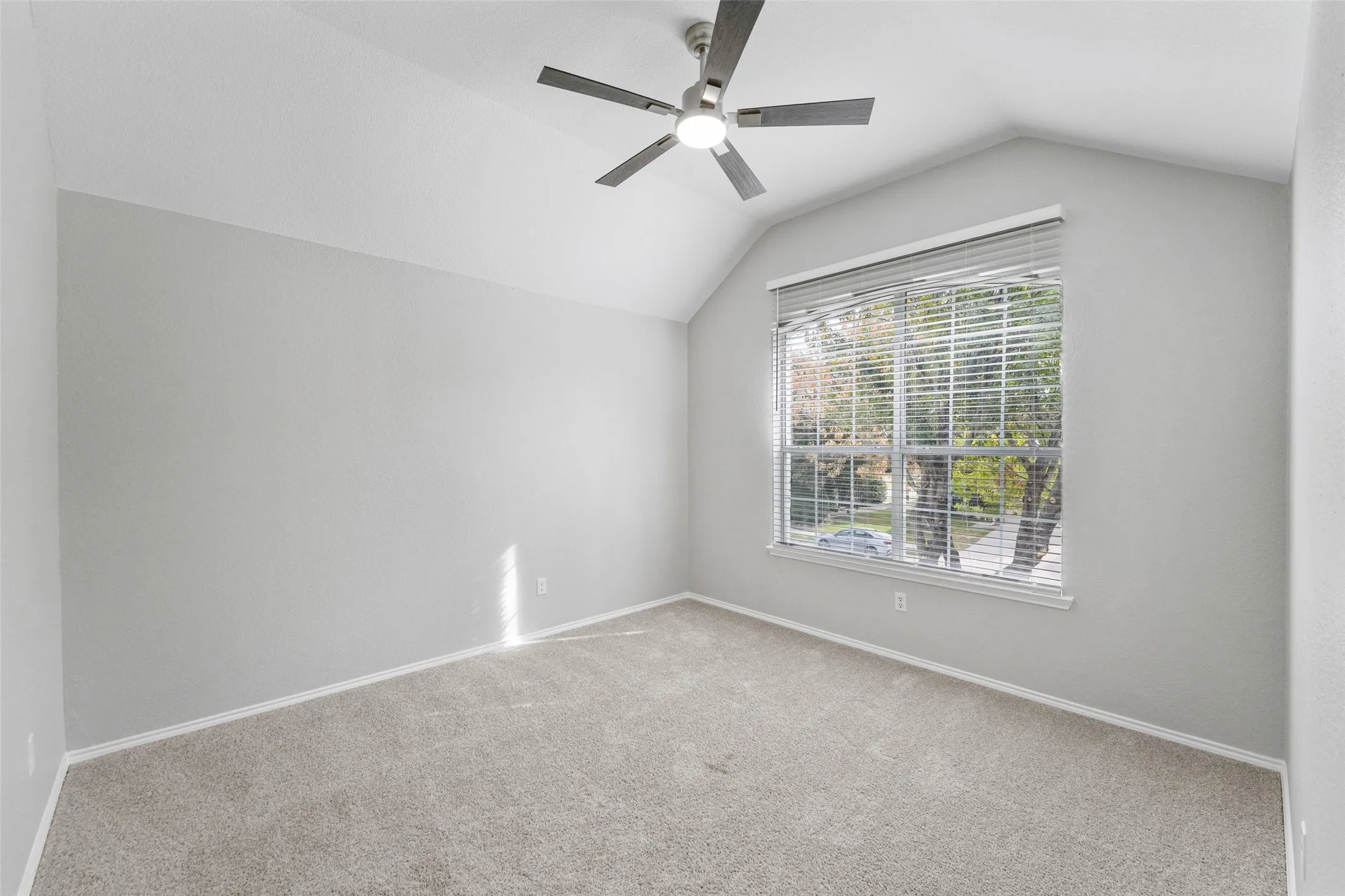 Single Family Residence For Sale in Denton County , 6225 Bear Run Road, The Colony, Texas 75056, 4 Bedroom, 3 Bathroom, 2 Garage spaces, 2,326 Sqft, built in 2002, mls#21396971, Real Estate Agent in The Colony, Homes For Sale in Denton county, Homes For Sale in The Colony, Realtor in The Colony Texas, Real Estate Brokerage Independent Realty Texas, Luminita Cordes Realtor