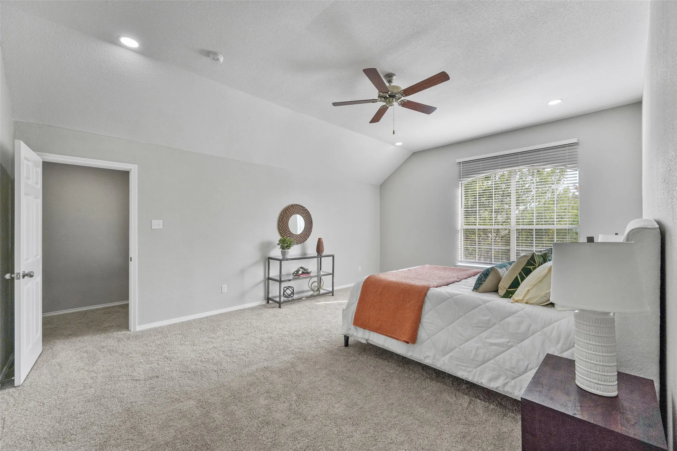 Single Family Residence For Sale in Denton County , 6225 Bear Run Road, The Colony, Texas 75056, 4 Bedroom, 3 Bathroom, 2 Garage spaces, 2,326 Sqft, built in 2002, mls#21396971, Real Estate Agent in The Colony, Homes For Sale in Denton county, Homes For Sale in The Colony, Realtor in The Colony Texas, Real Estate Brokerage Independent Realty Texas, Luminita Cordes Realtor