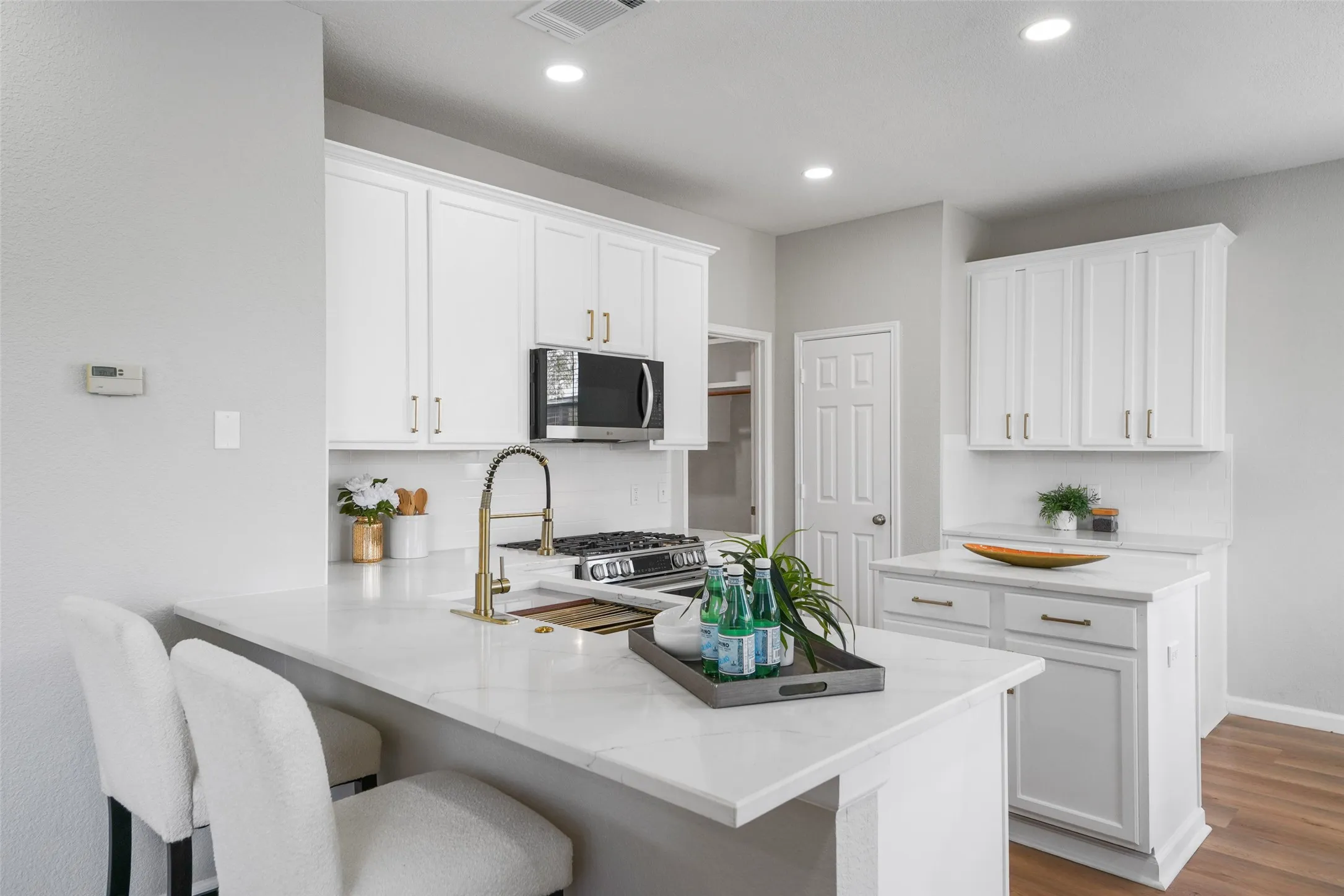 Single Family Residence For Sale in Denton County , 6225 Bear Run Road, The Colony, Texas 75056, 4 Bedroom, 3 Bathroom, 2 Garage spaces, 2,326 Sqft, built in 2002, mls#21396971, Real Estate Agent in The Colony, Homes For Sale in Denton county, Homes For Sale in The Colony, Realtor in The Colony Texas, Real Estate Brokerage Independent Realty Texas, Luminita Cordes Realtor