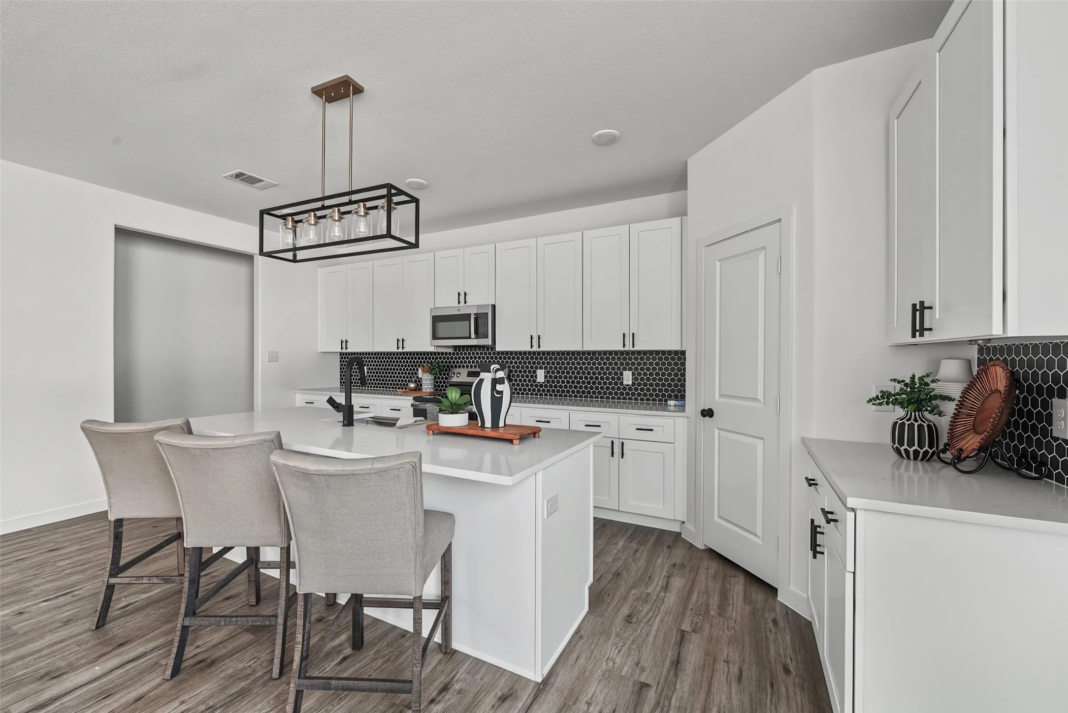 Single Family Residence For Sale in Hood County , 5822 Stonegate Circle, Granbury, Texas 76048, 3 Bedroom, 2 Bathroom, 2 Garage spaces, 1,500 Sqft, built in 2026, mls#21391210, Real Estate Agent in Granbury, Homes For Sale in Hood county, Homes For Sale in Granbury, Realtor in Granbury Texas, Real Estate Brokerage Independent Realty Texas, Luminita Cordes Realtor